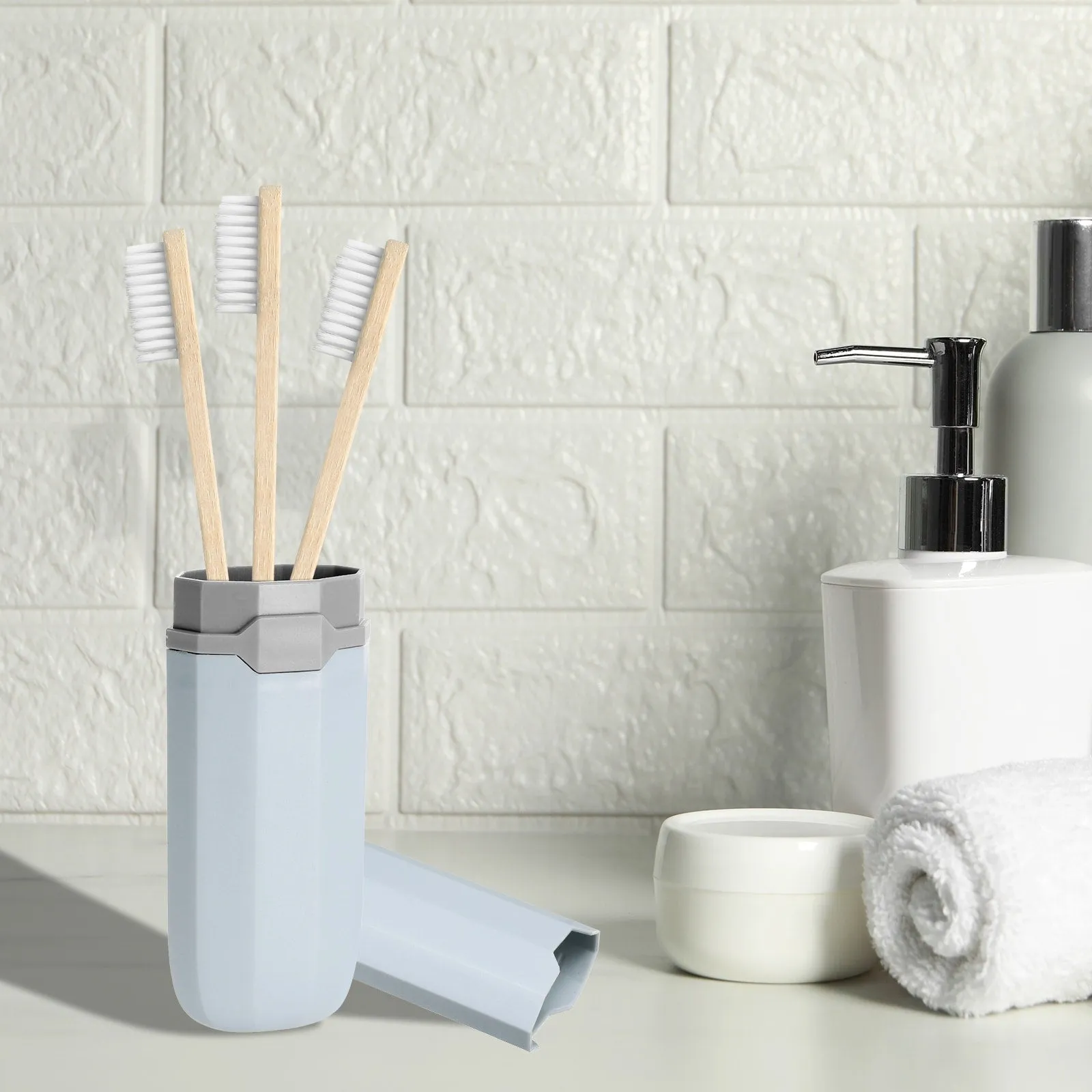 2pcs Travel Toothbrush Case Transparent Portable Toothbrush Holder
