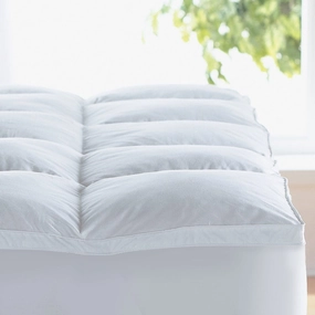 300 TC 100% Egyptian Cotton Hypoallergenic Down Alternative Mattress Topper with All-Around Fitted Bed Skirt mattress pads,mattress topper,bed protection