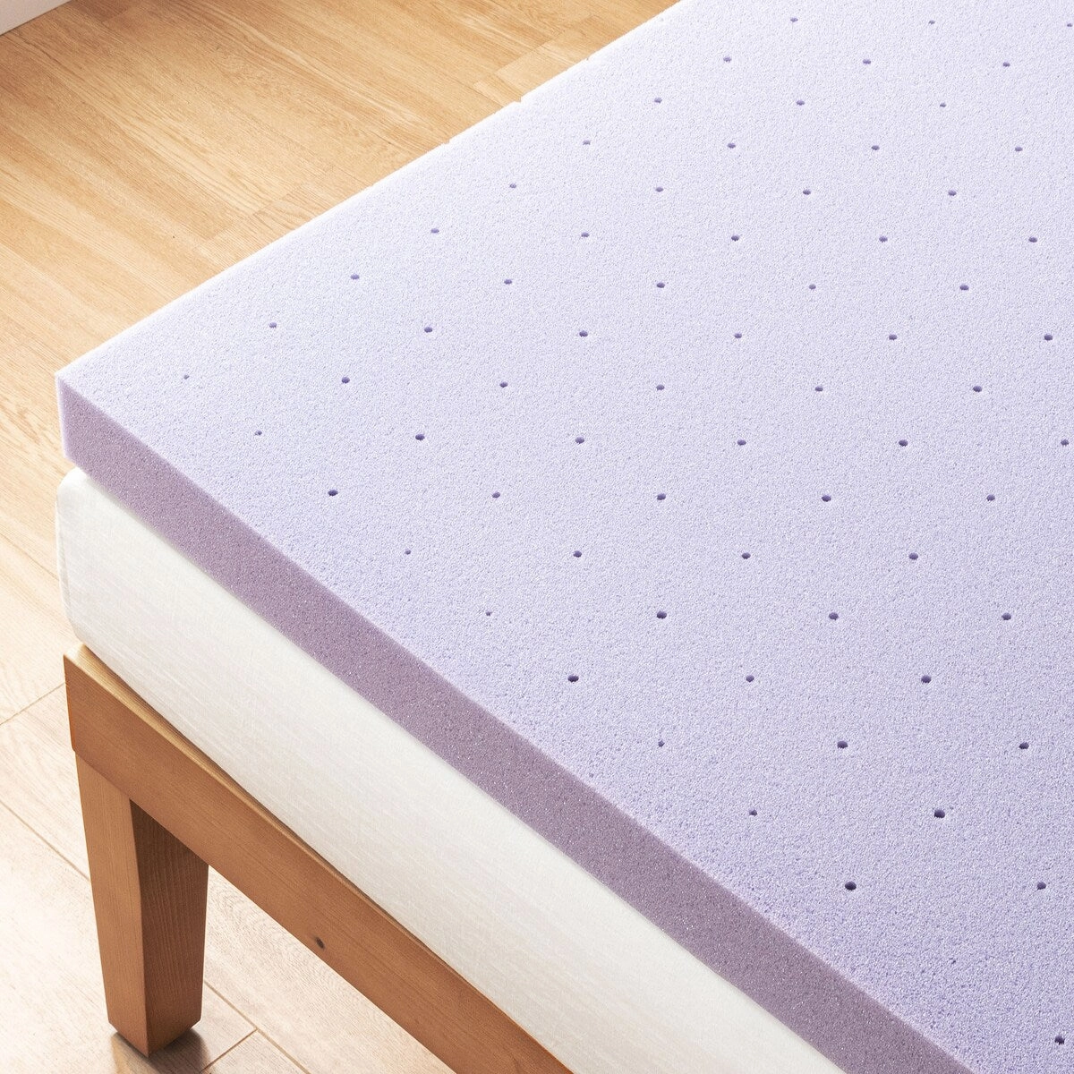 3 Inch Ventilated Memory Foam Mattress Topper with Lavender Infusion