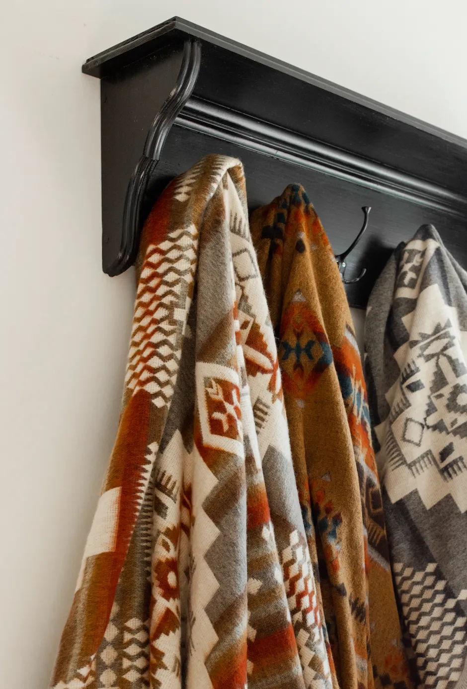 Artisan-Made Southwestern Queen-Sized Blanket - Andes Beach