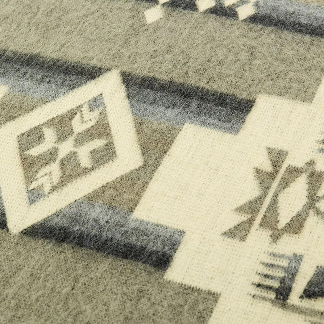 Artisan-Made Southwestern Queen-Sized Blanket - Andes Cloud
