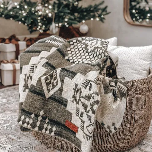 Artisan-Made Southwestern Queen-Sized Blanket - Andes Cloud