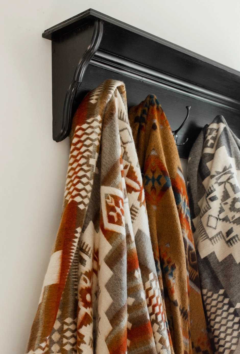 Artisan-Made Southwestern Queen-Sized Blanket - Andes Beach