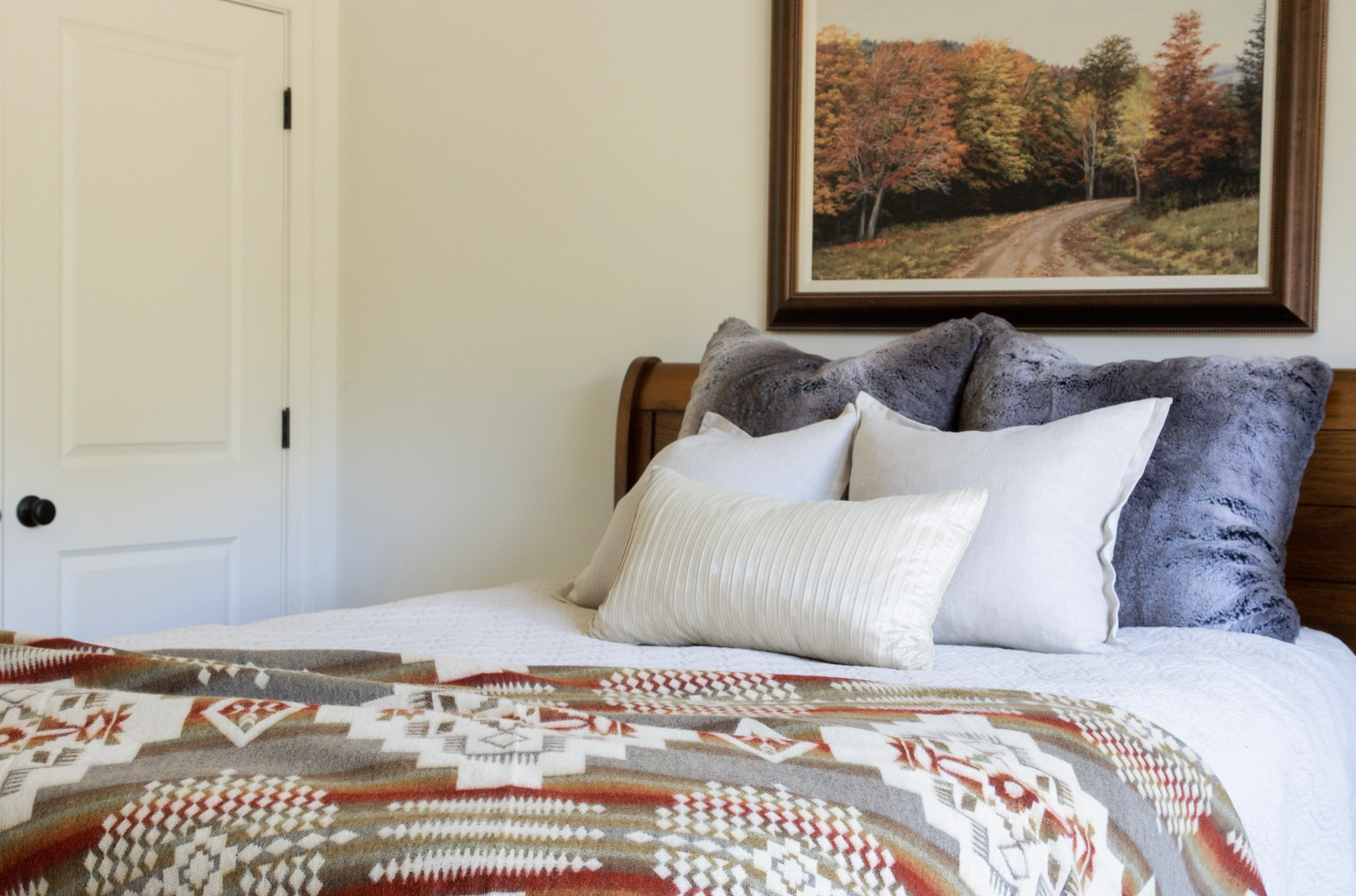 Artisan-Made Southwestern Queen-Sized Blanket - Andes Beach
