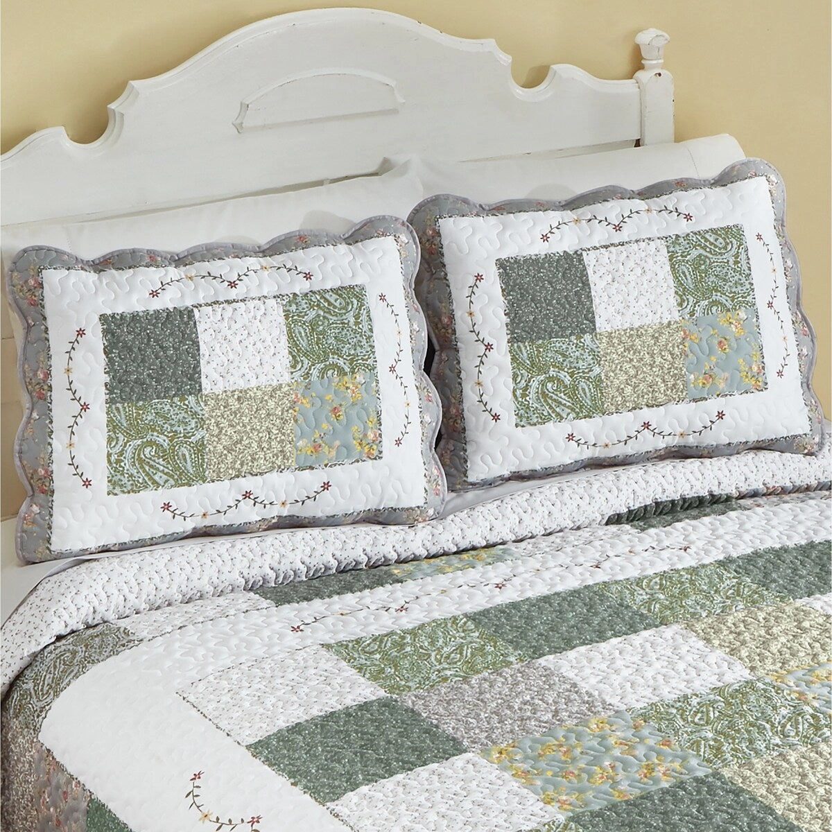 Beautiful Vintage Floral & Patchwork Design Pillow Sham