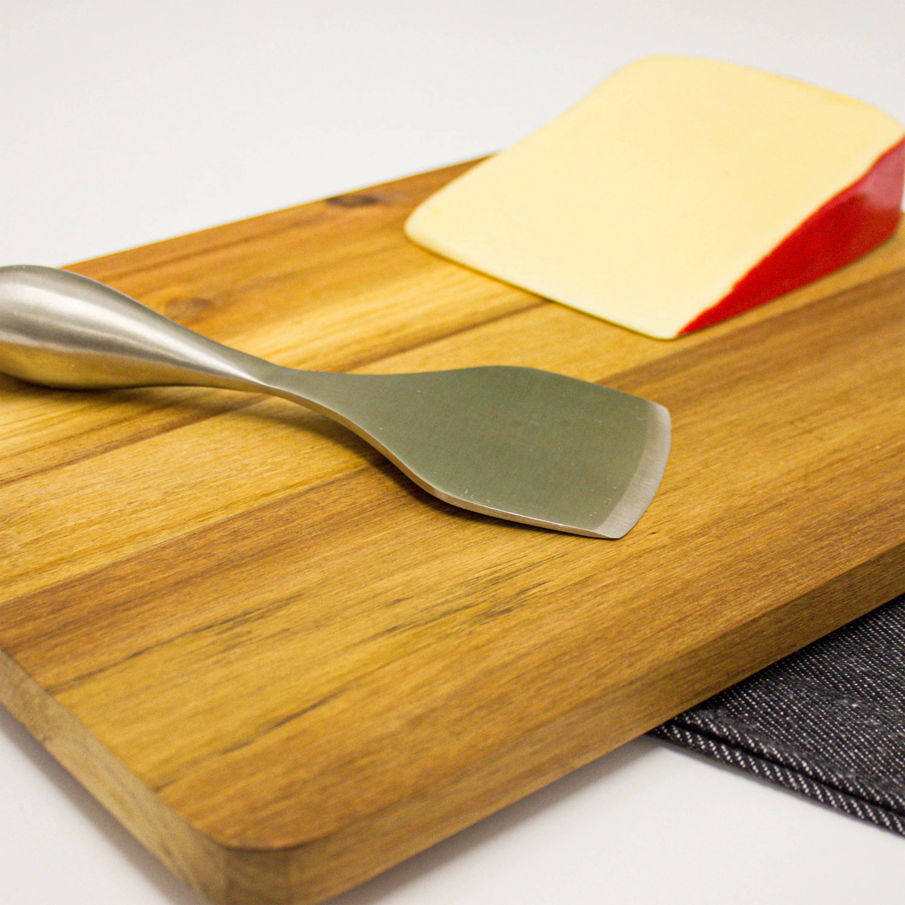 BergHOFF Aaron Probyn 5Pc Cheese Knife and Bamboo Board Set with Inserts, Multicolor