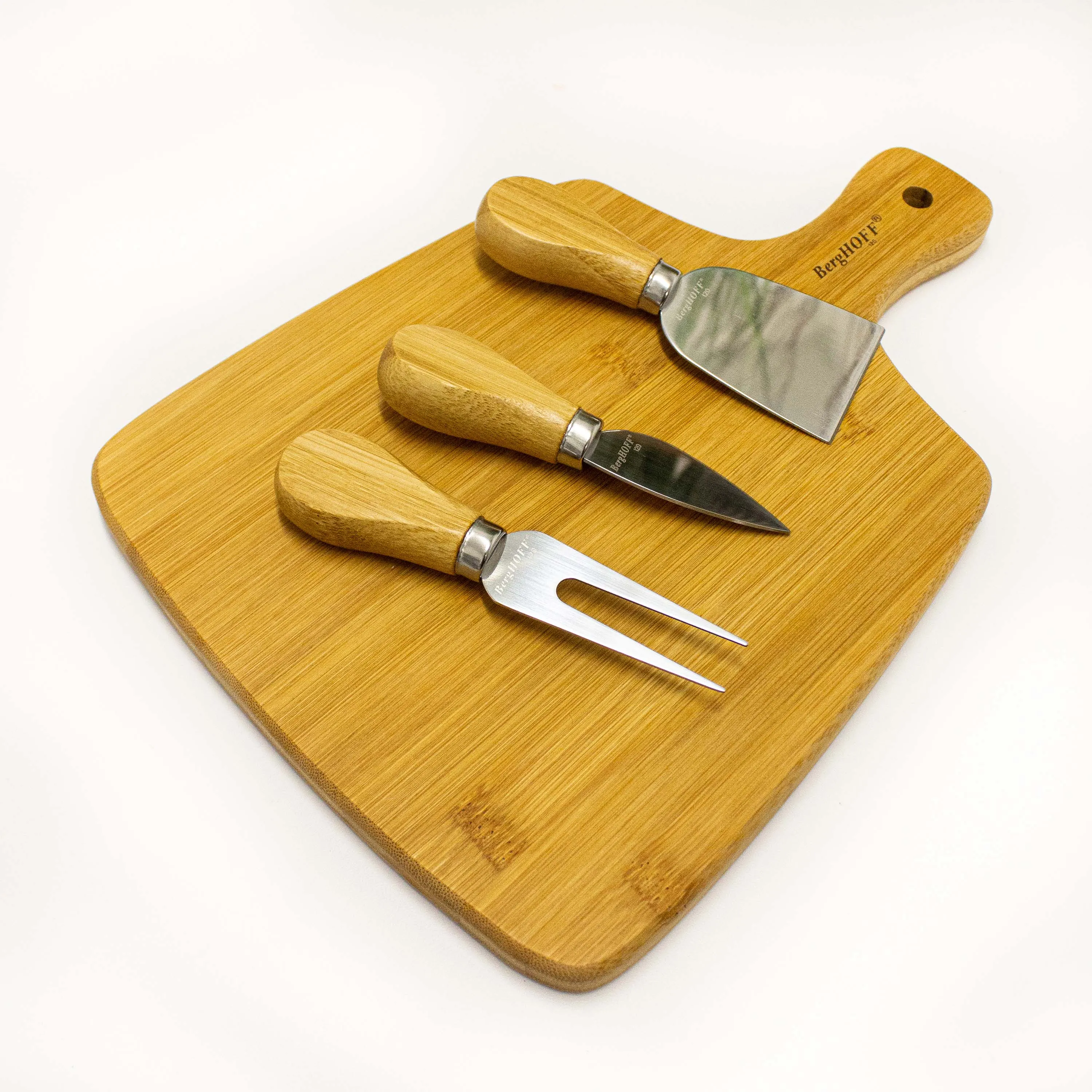 BergHOFF Bamboo Cheese Knife and Paddle Cutting Board Set