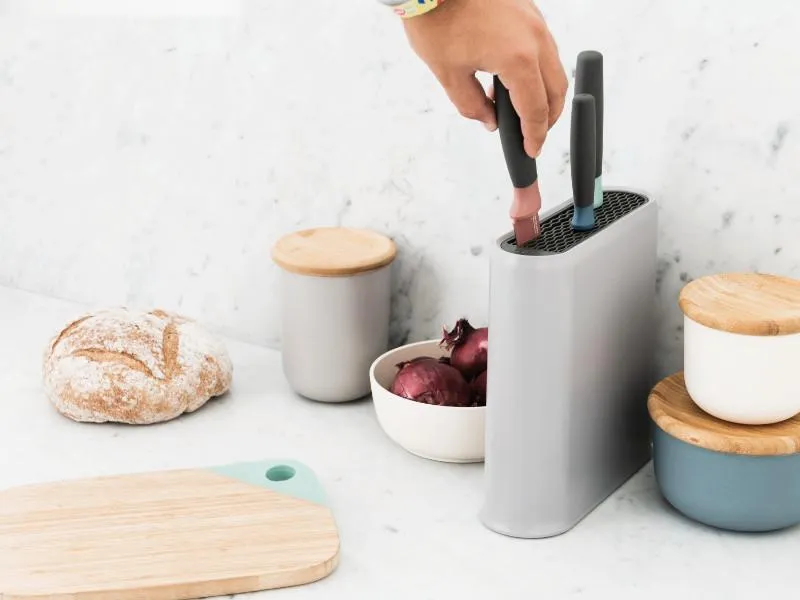 BergHOFF LEO Universal Knife Block, Anti-skid Base, Two-tone Knife Insert, Store Upto 8 Knives