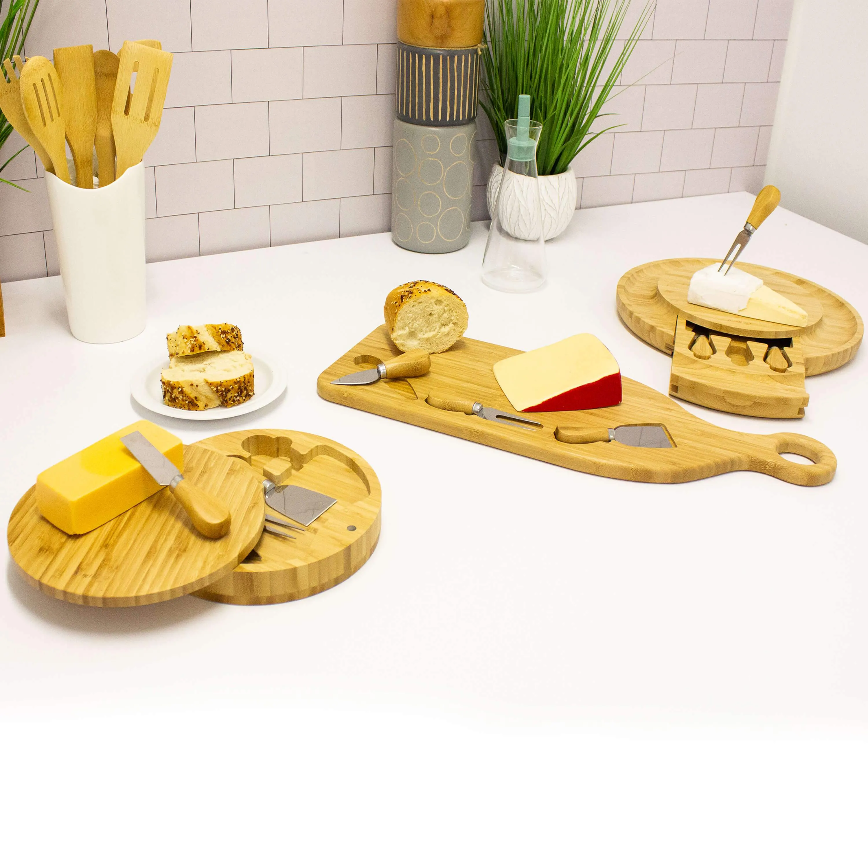 BergHOFF Stainless Steel 4Pc Cheese Knives with Bamboo Multi-level Board Set, 13x1.5"