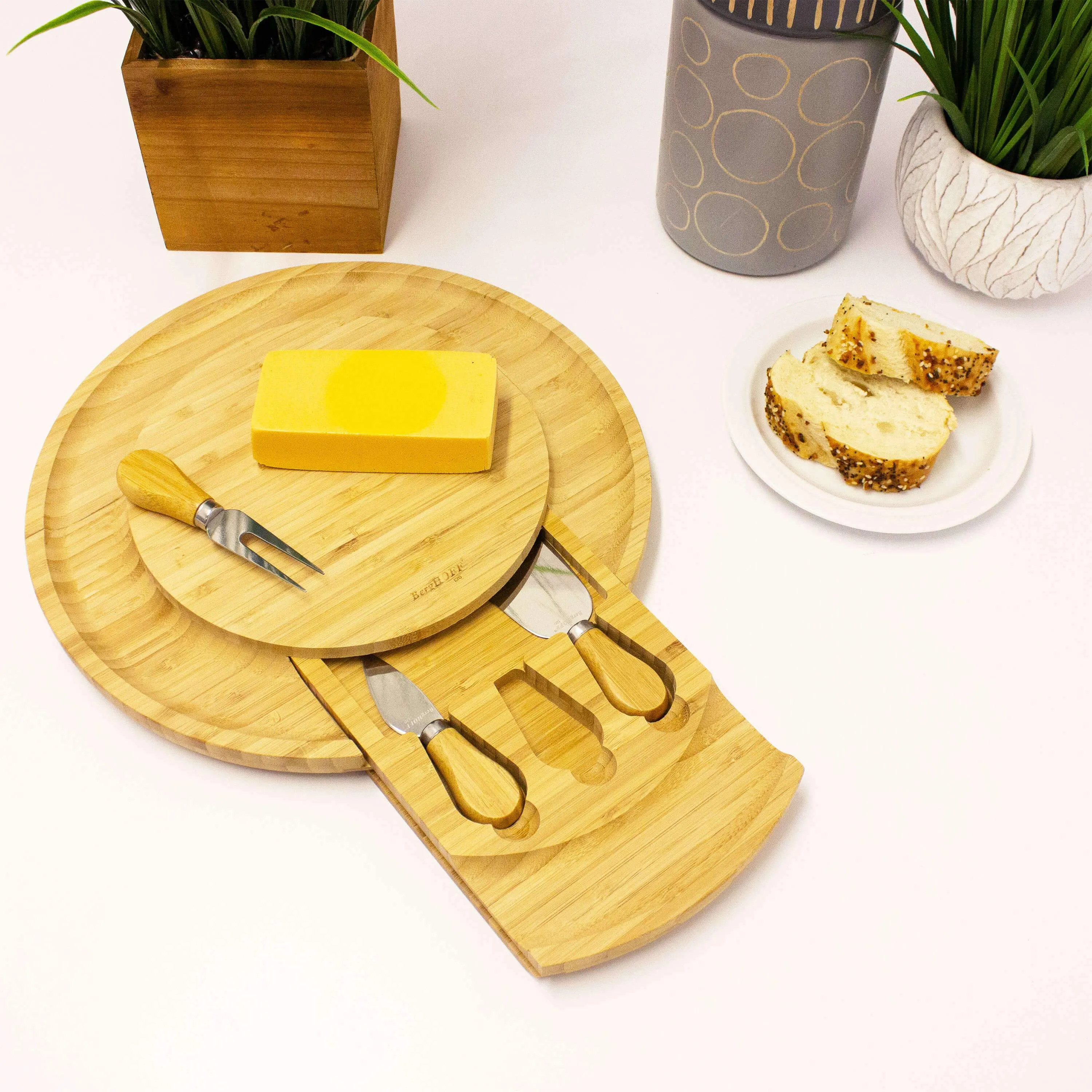 BergHOFF Stainless Steel 4Pc Cheese Knives with Bamboo Multi-level Board Set, 13x1.5"