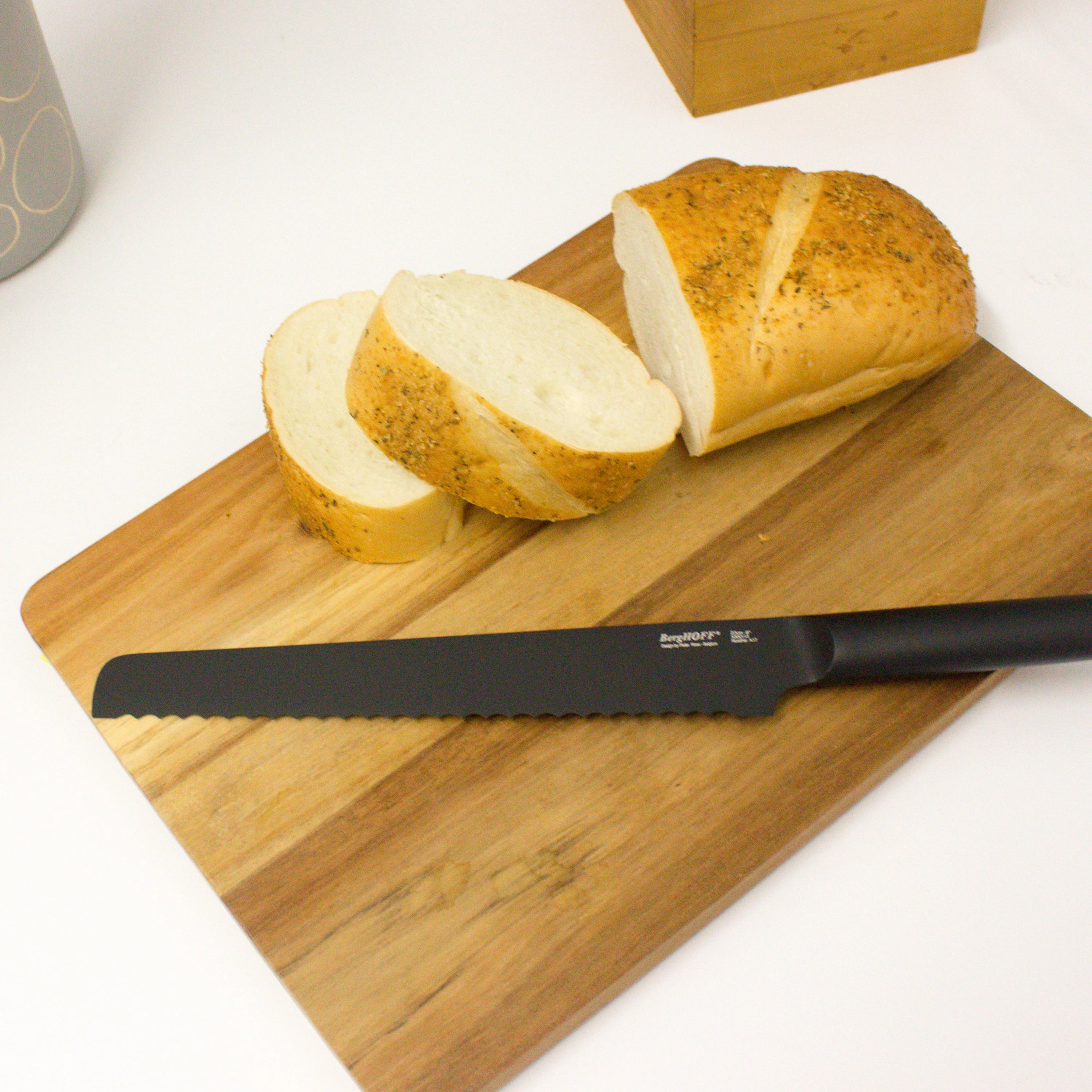 BergHOFF Ron 9" Bread Knife, Black