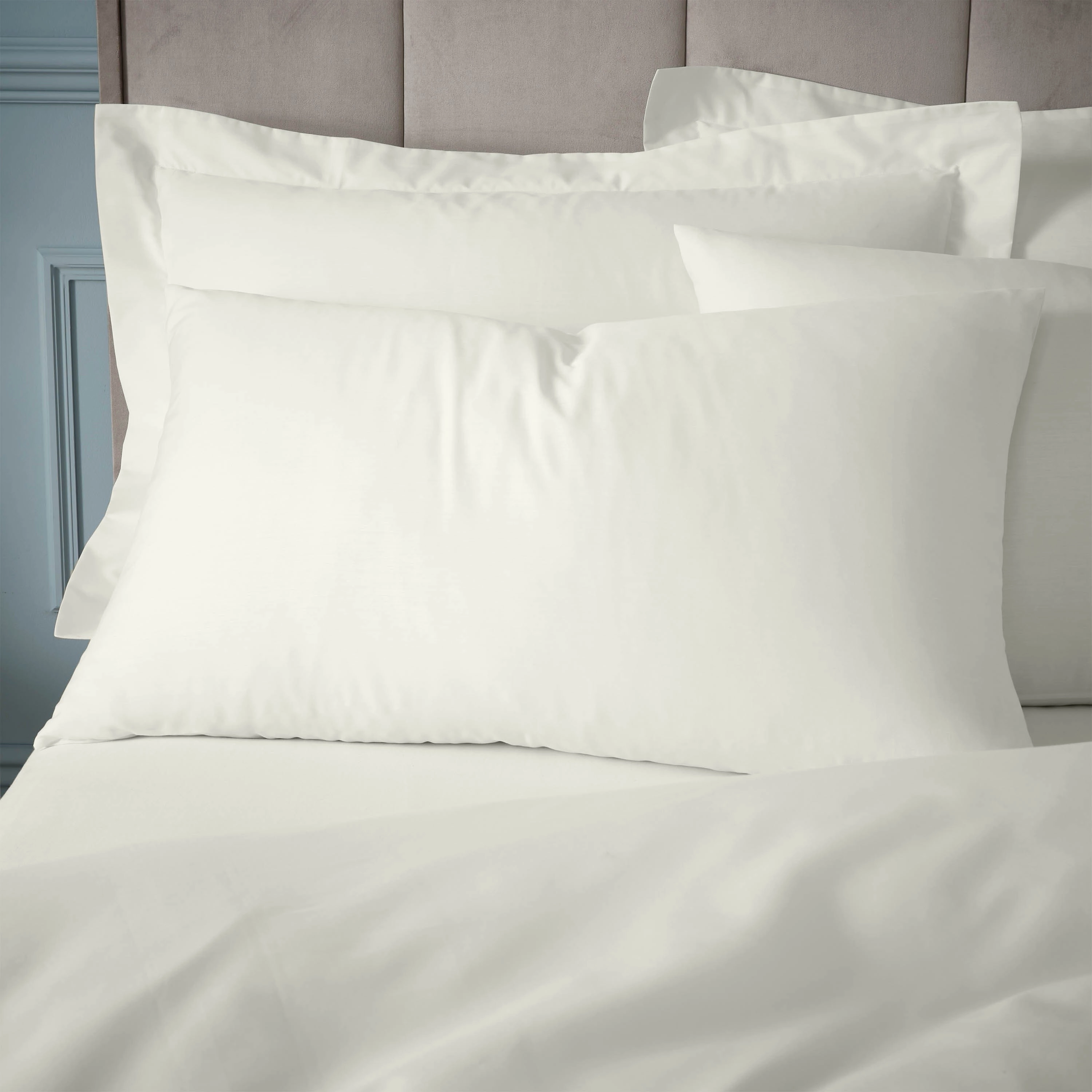 Bianca Fine Linens 180 Thread Count Egyptian Cotton Pack of 2 Pillow cases Cream