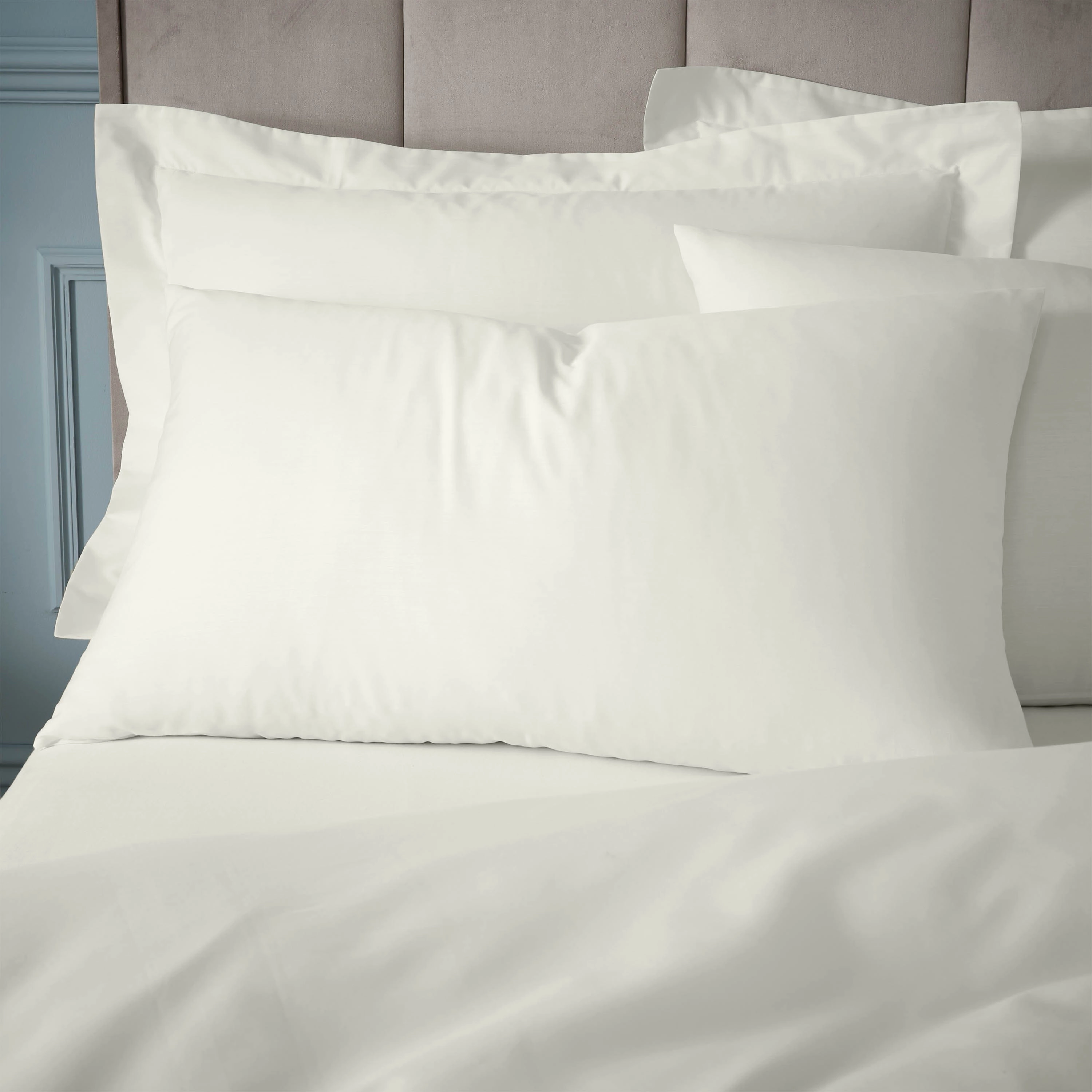Bianca Fine Linens 180 Thread Count Egyptian Cotton Pack of 2 Pillow cases Cream