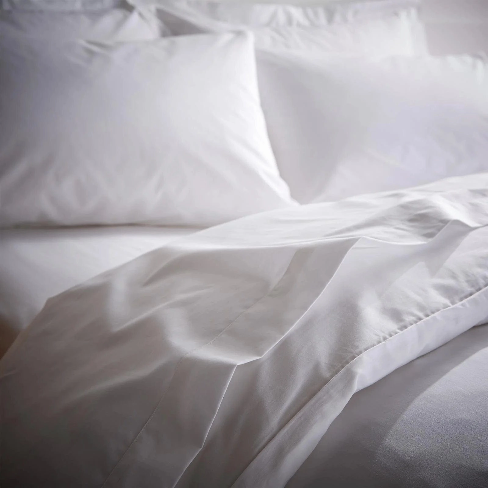 Bianca Fine Linens 200 Thread Count Temperature Controlling TENCEL Lyocell Duvet Cover Set White