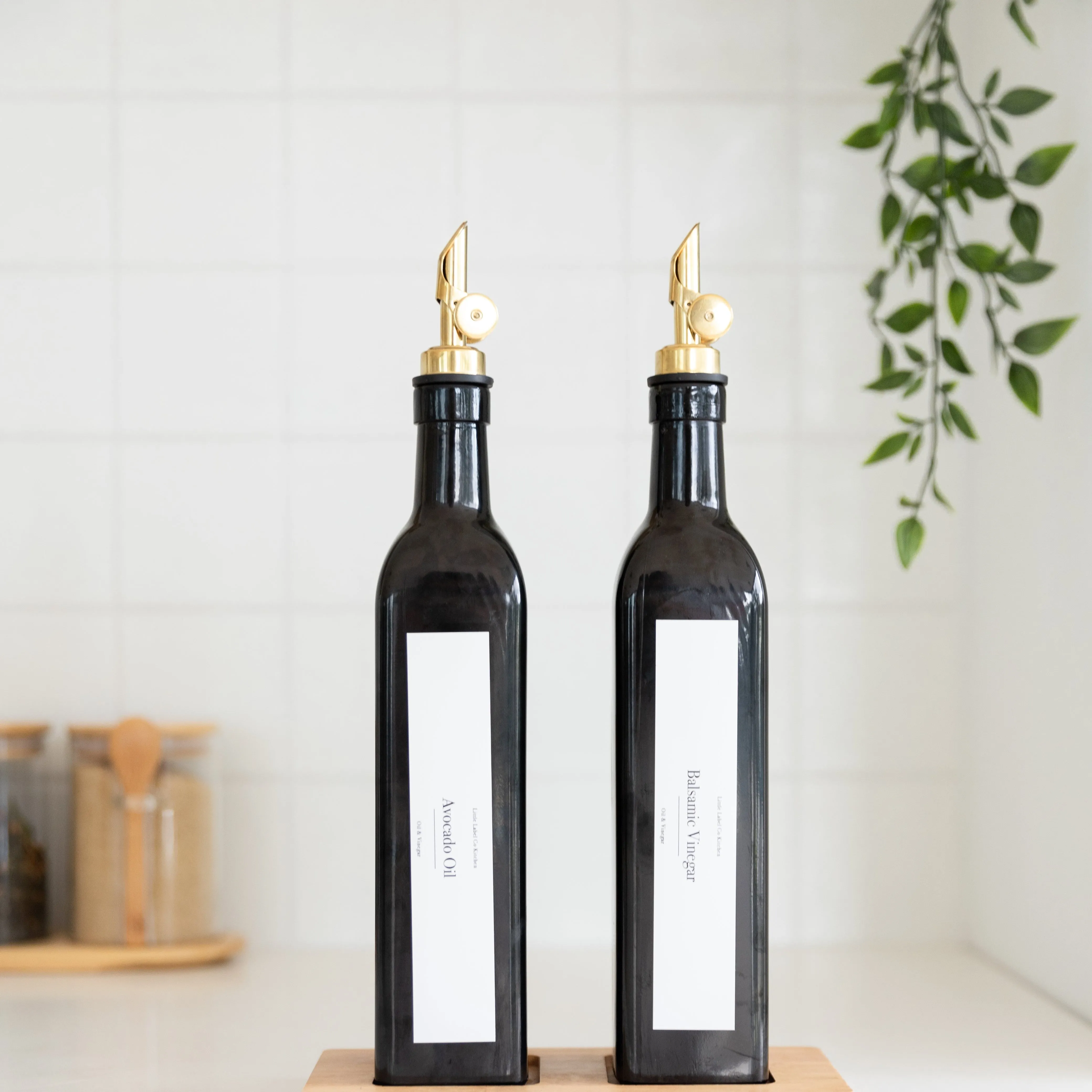 Black Oil & Vinegar Bottle with Gold Pourer - 500ml Figurines,Decorative Ornaments