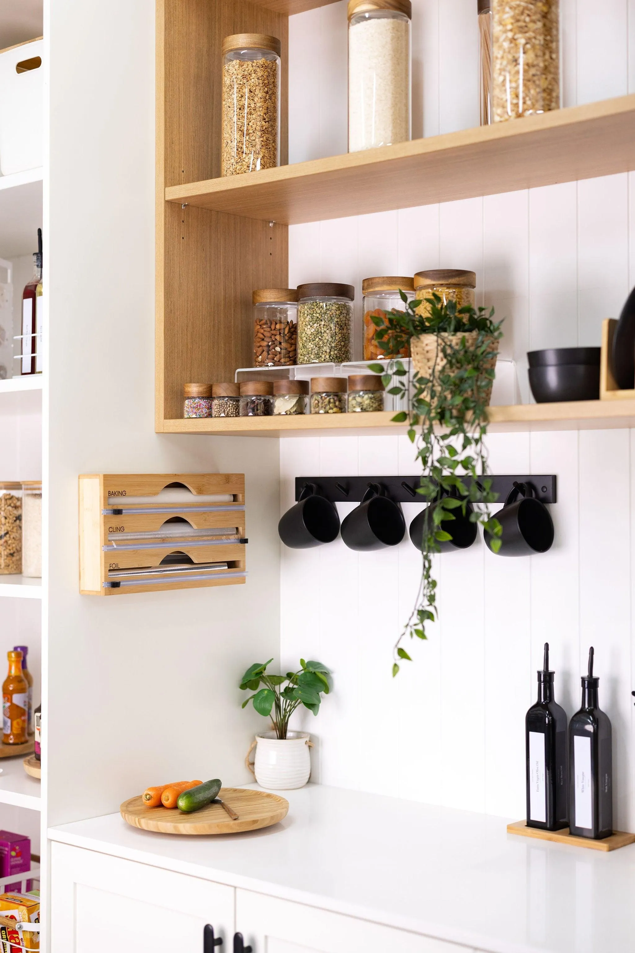 Black Oil & Vinegar bottles with Bamboo tray - 500ml