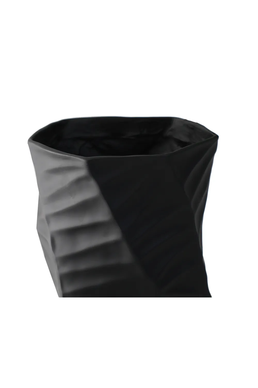 Black Wavy Vase | Liang & Eimil Ivor