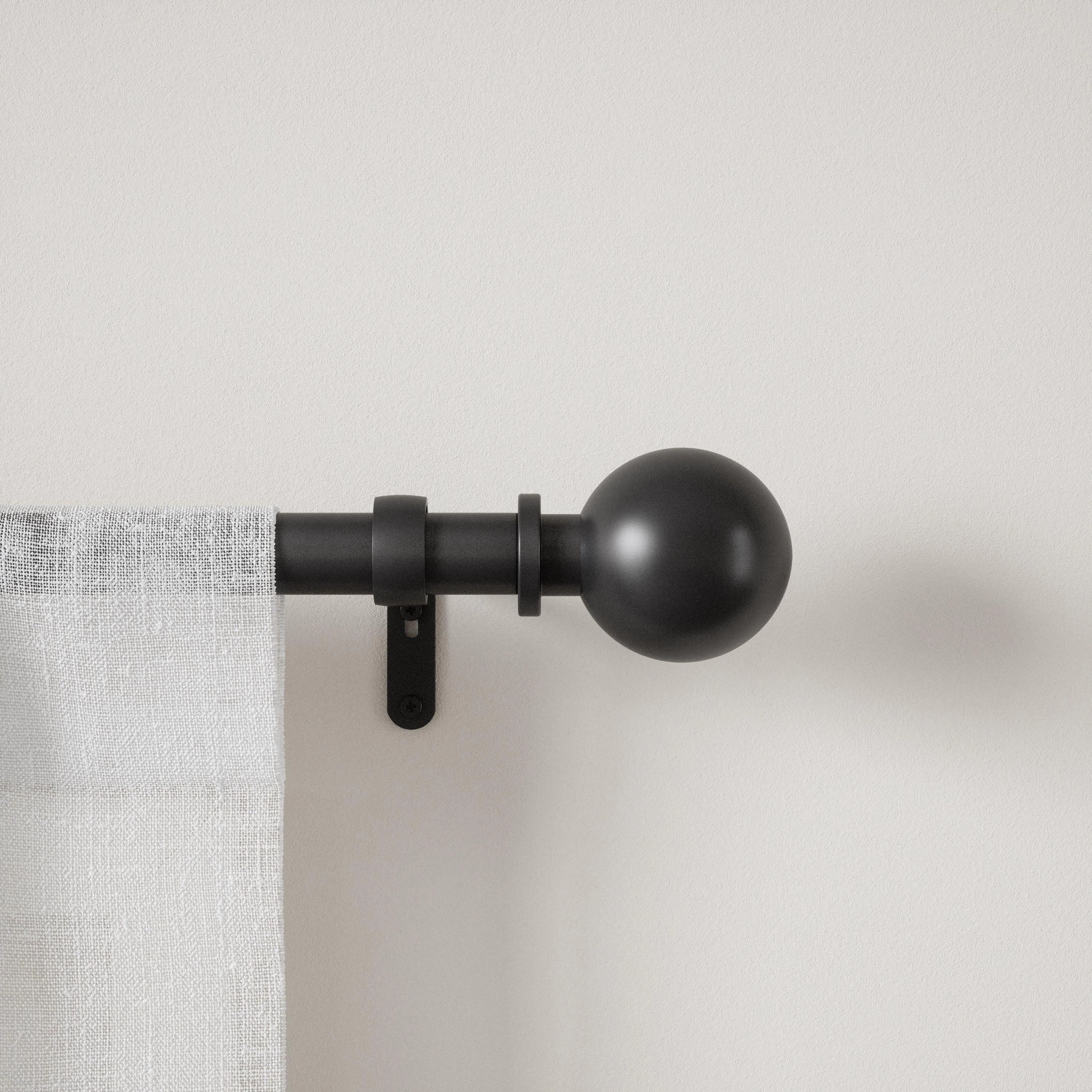 Bolas 72-144" Expandable Curtain Rod