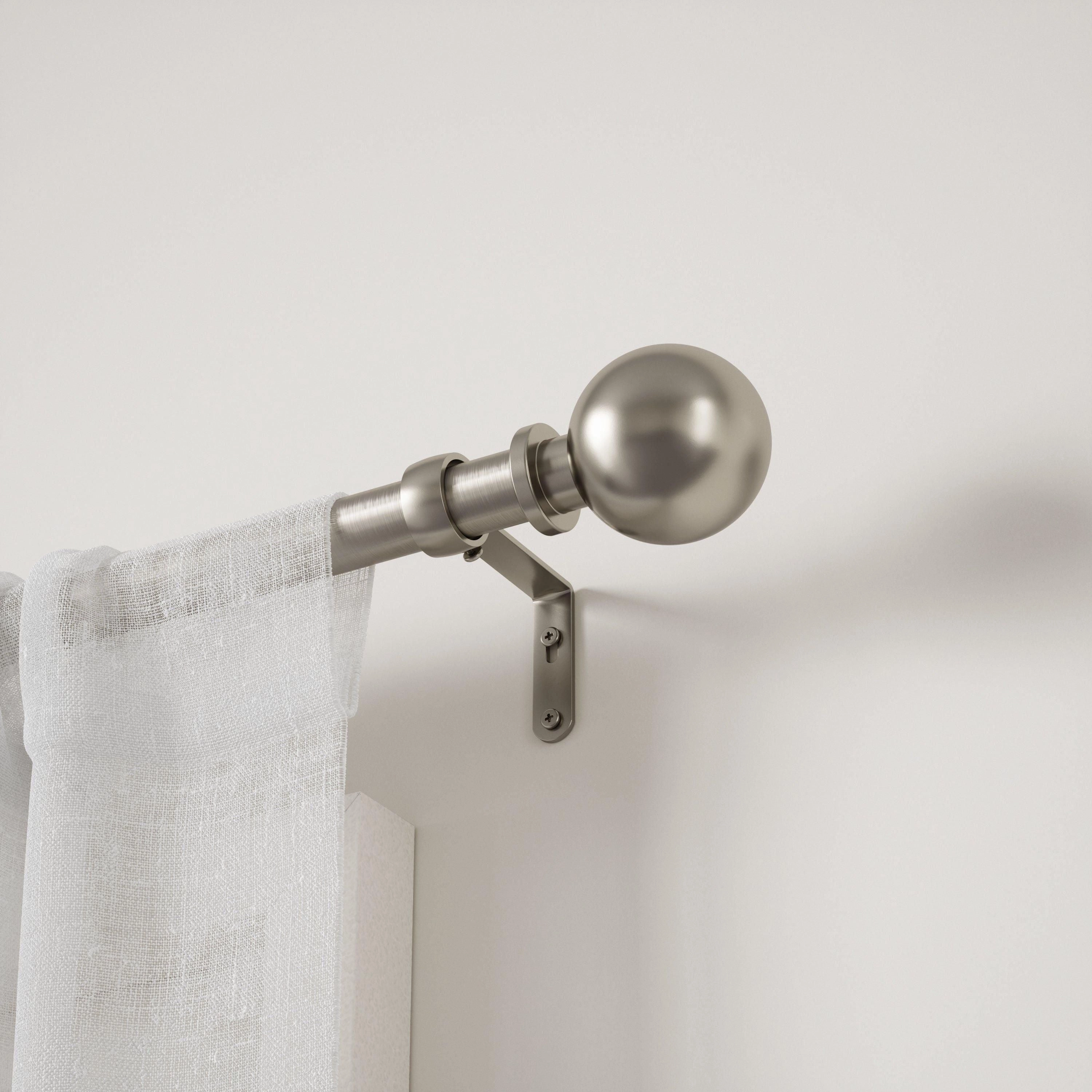 Bolas 72-144" Expandable Curtain Rod