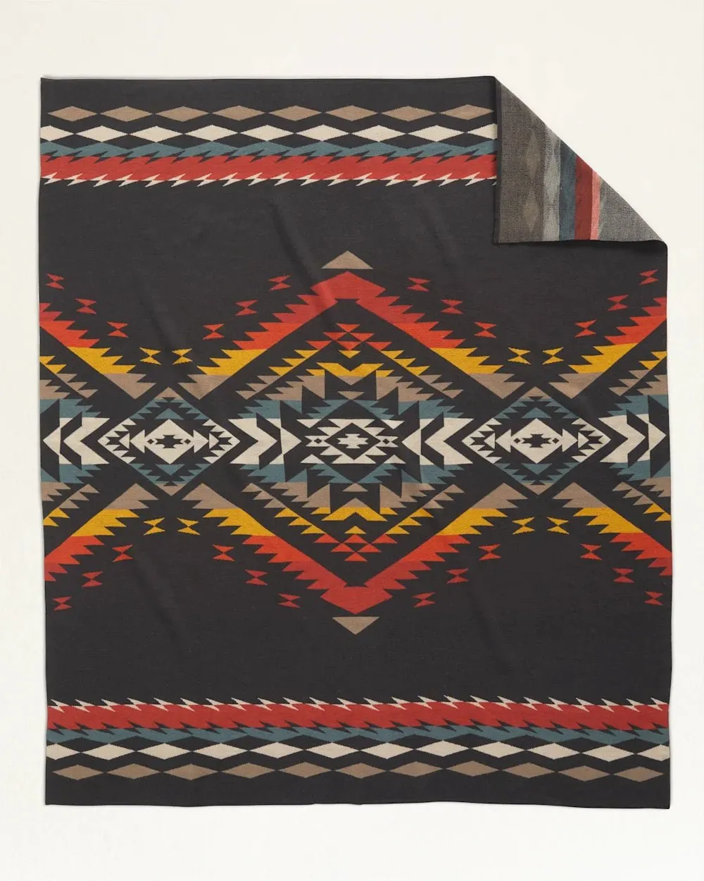 Bridge Creek Knit Throw Blanket bookcase, standing shelf