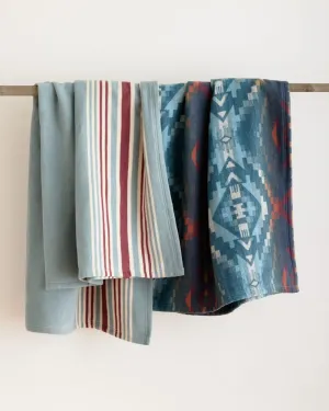 Carico Lake/Stripe Cotton Throw Pack bookcase, standing shelf