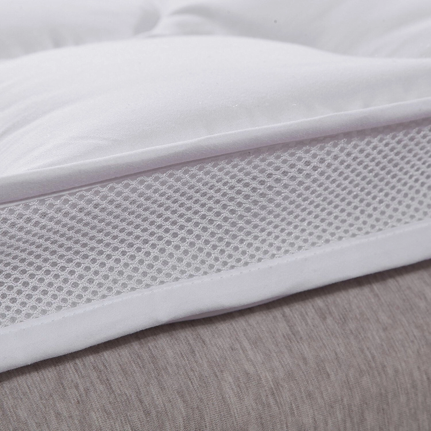 Cheer Collection 3D Air Mattress Topper with Elastic Bands - White