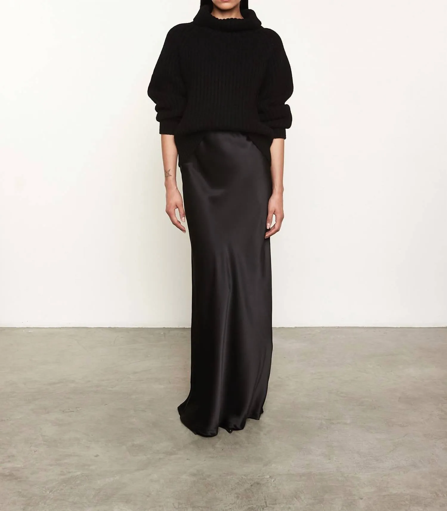 Chunky Cashmere Turtleneck Sweater In Black