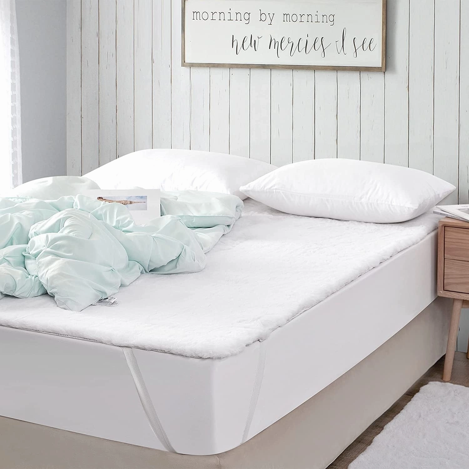 Chunky Bunny - Coma Inducer Bed Topper - White