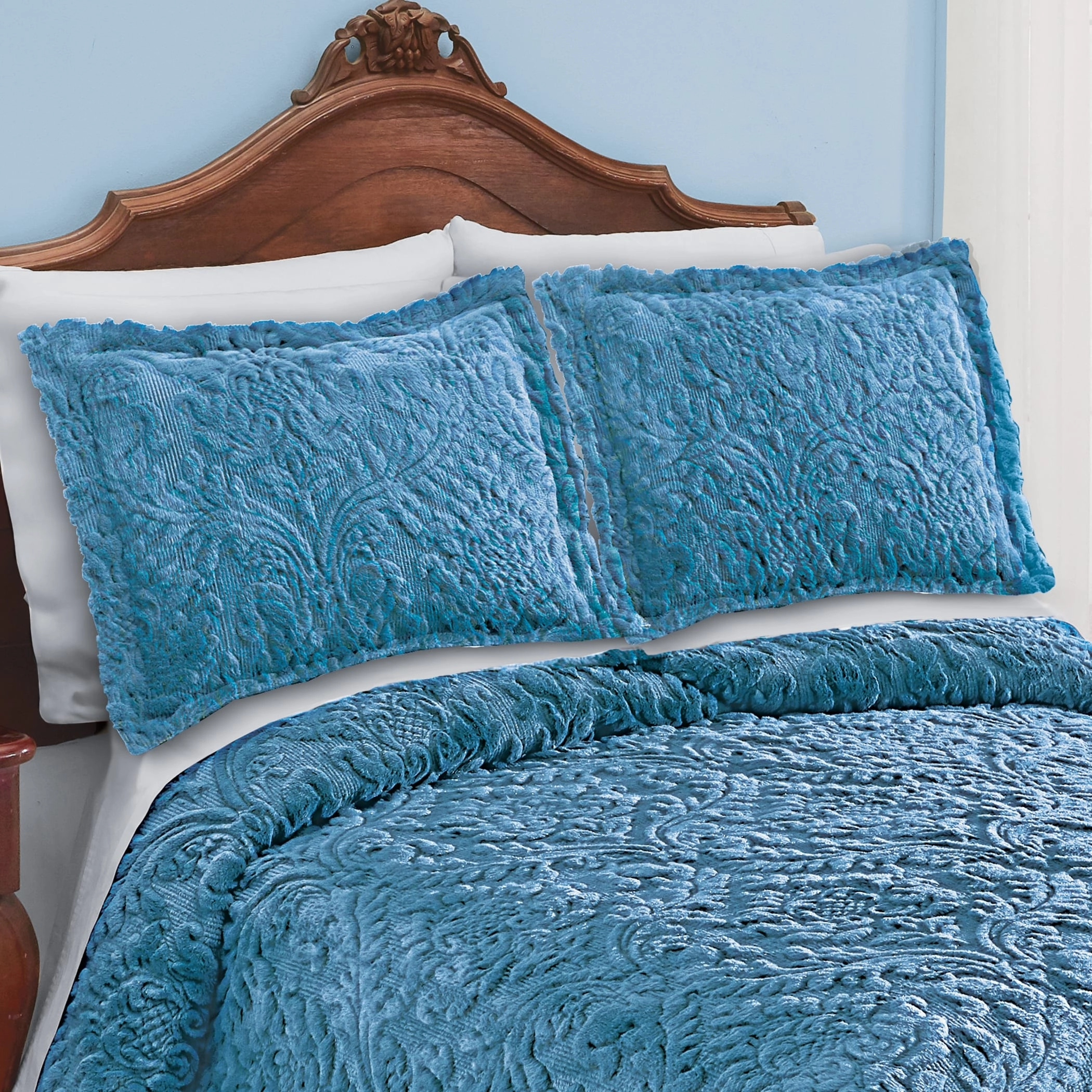 Cozy Textured Medallion Fake Fur Pillow Sham