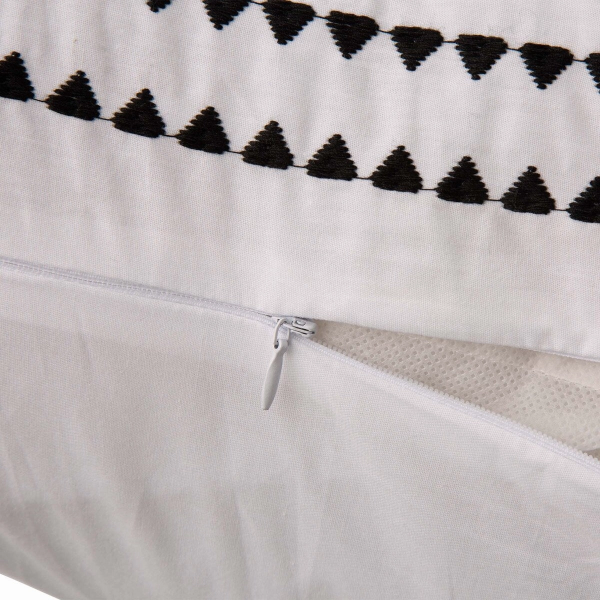 Glitzhome Rhythmic Melody Cotton 26-inch Euro Sham (Set of 2)