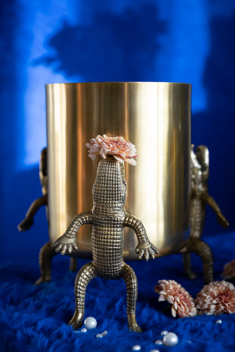 Gold Lacquered Vase | Bold Monkey Surrounded by Crocodiles