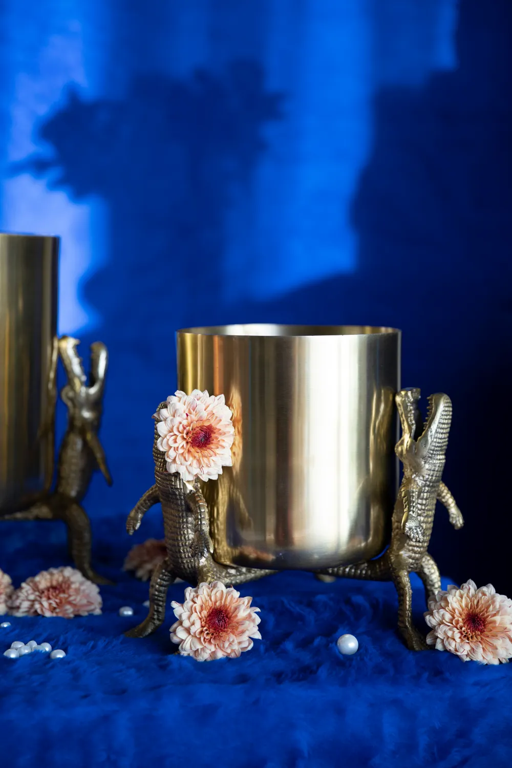 Gold Lacquered Vase | Bold Monkey Surrounded by Crocodiles