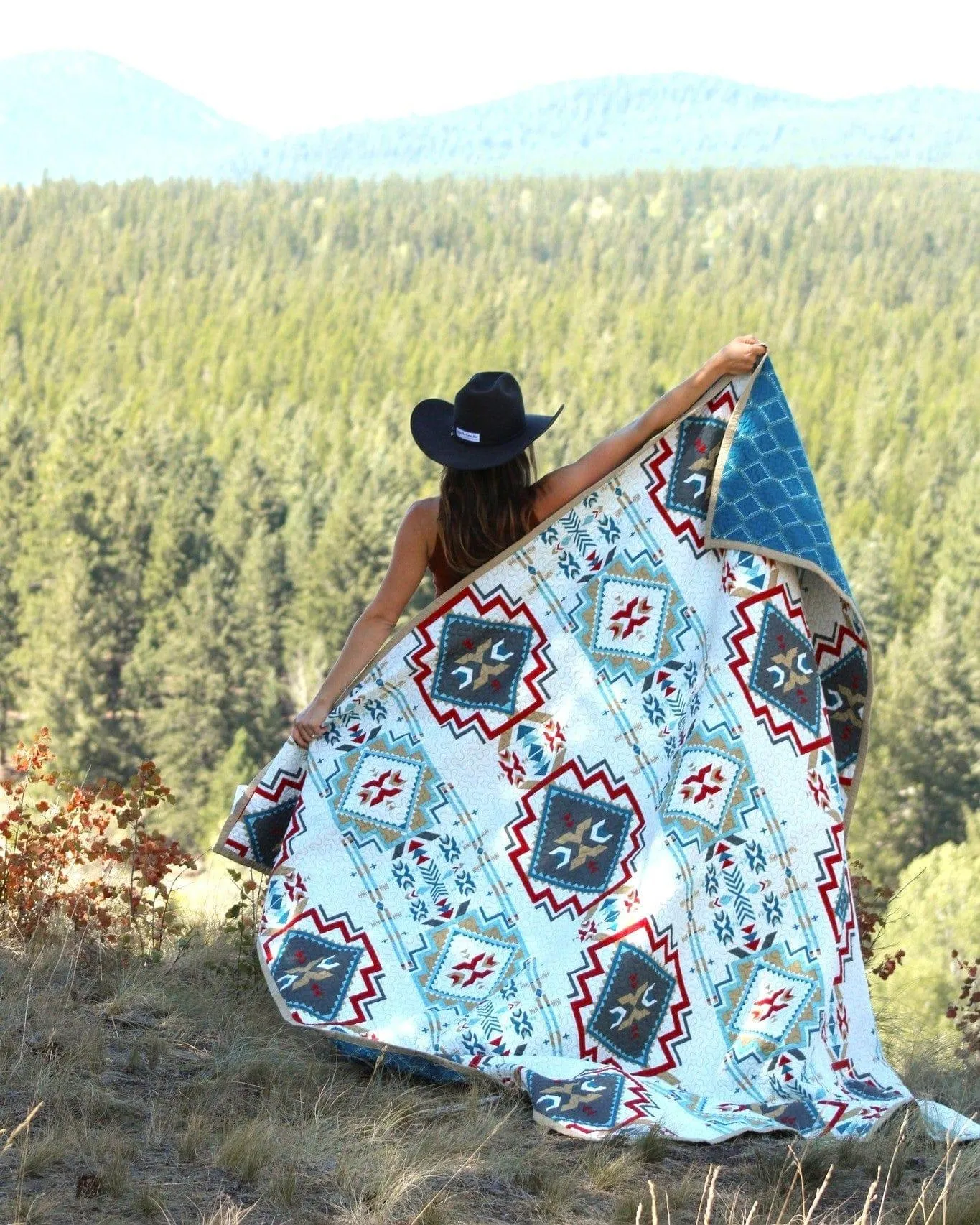 Happy Canyon Reversible Quilt Set