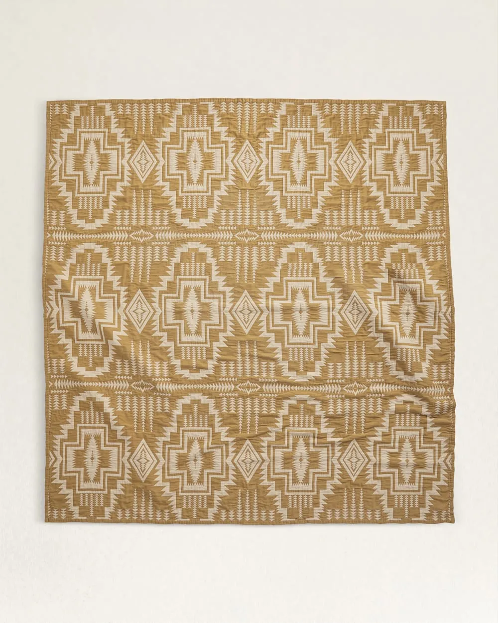 Harding Star Matelasse Coverlet bookcase, standing shelf
