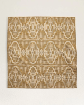 Harding Star Matelasse Coverlet bookcase, standing shelf