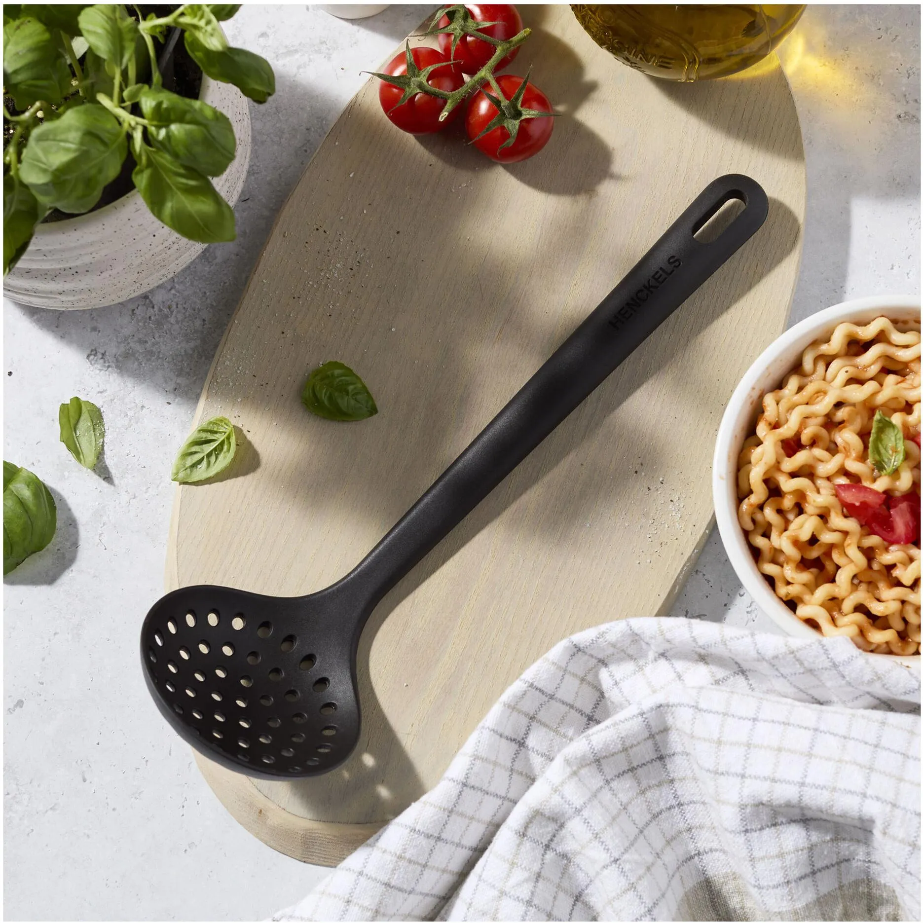 Henckels Silicone Onyx Skimming Ladle - 31 cm 1029733