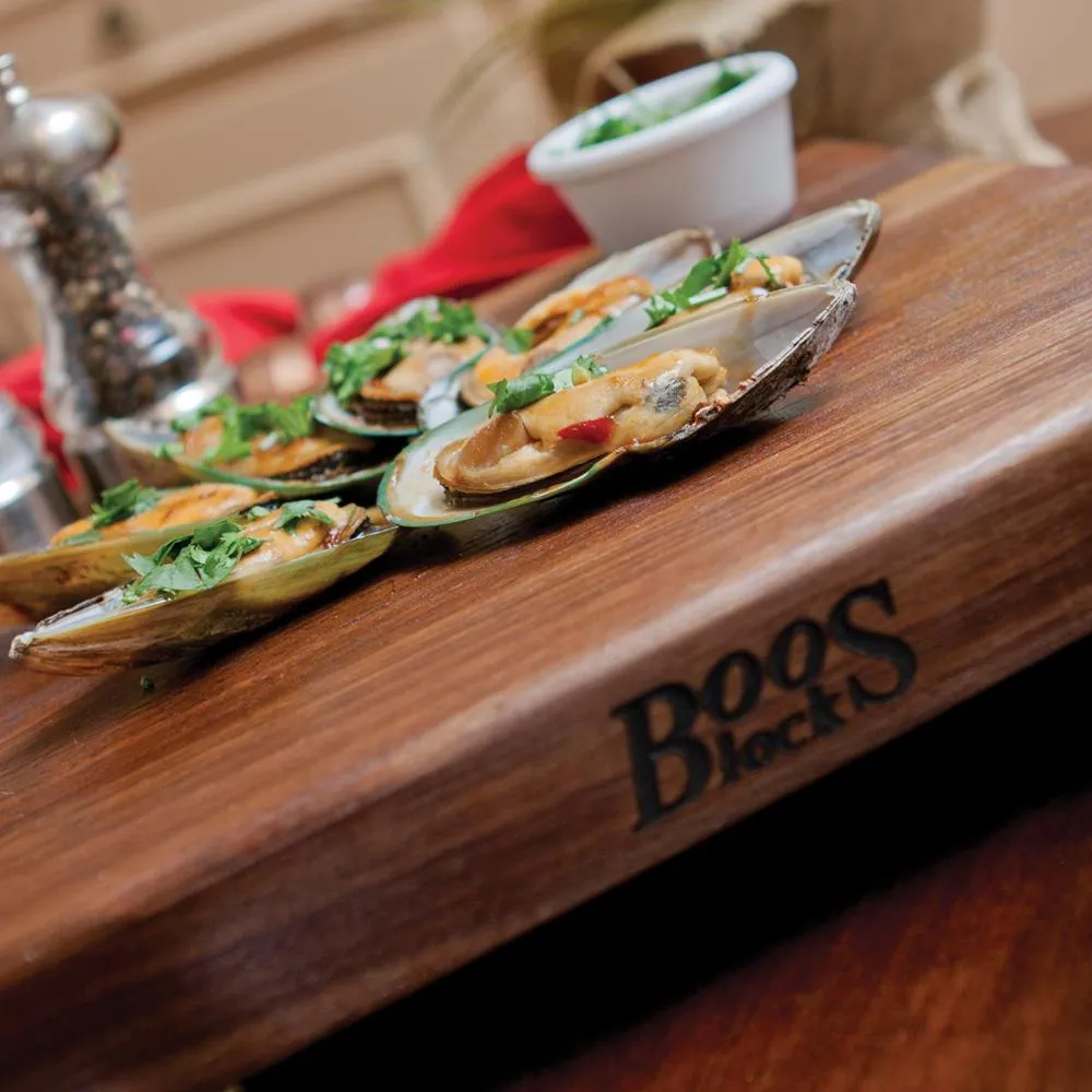 John BOOS Walnut Cutting Board WAL-12SS