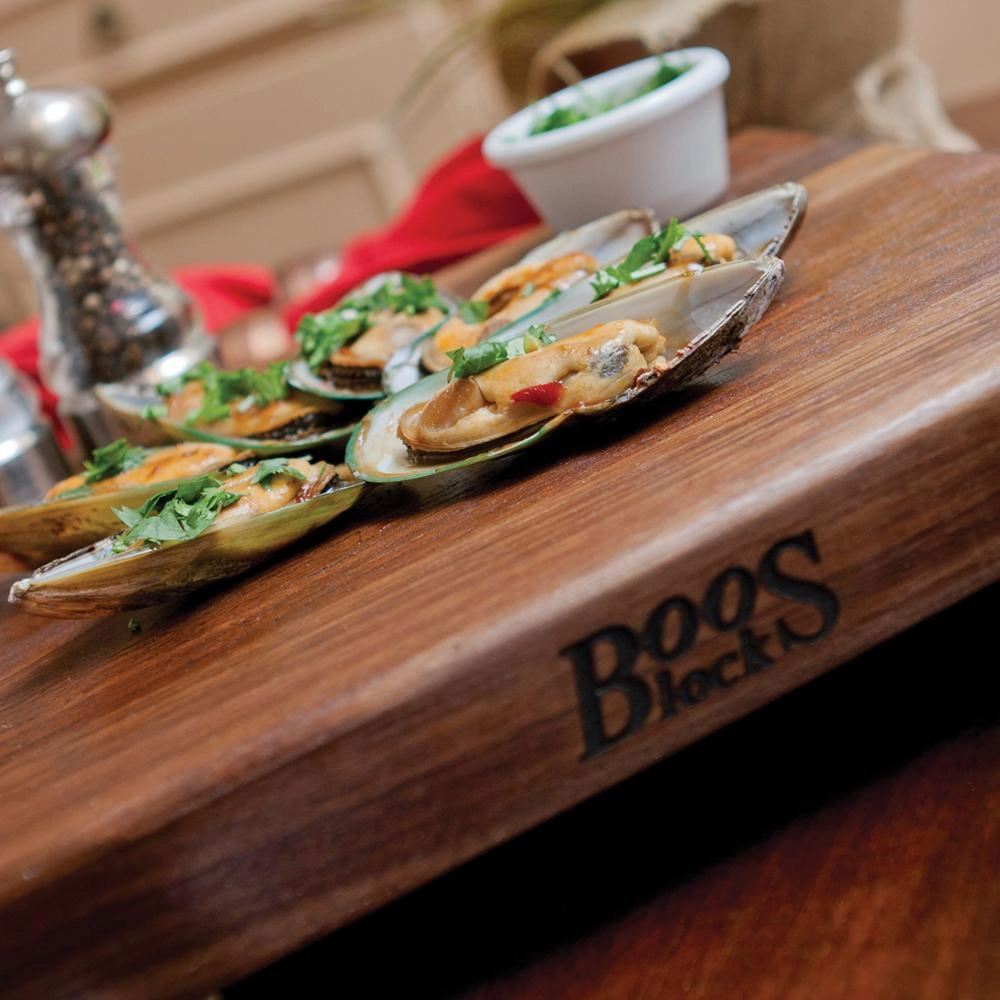 John BOOS Walnut Cutting Board WAL-12SS