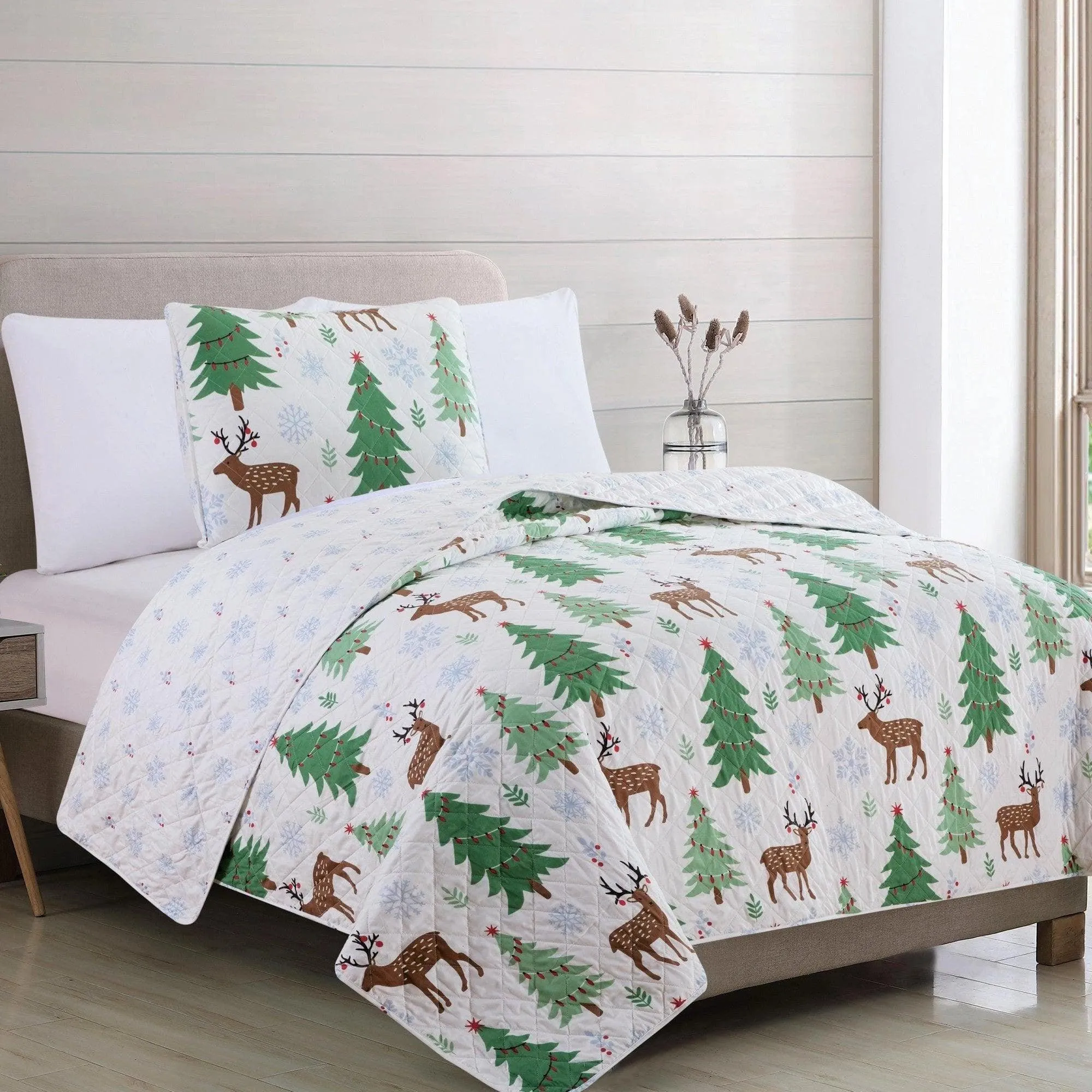 Jolly Winter Reversible Quilt Set