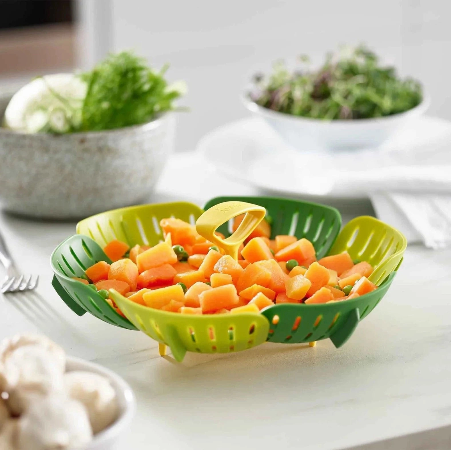 Joseph Joseph Bloom Green Folding Steamer Basket