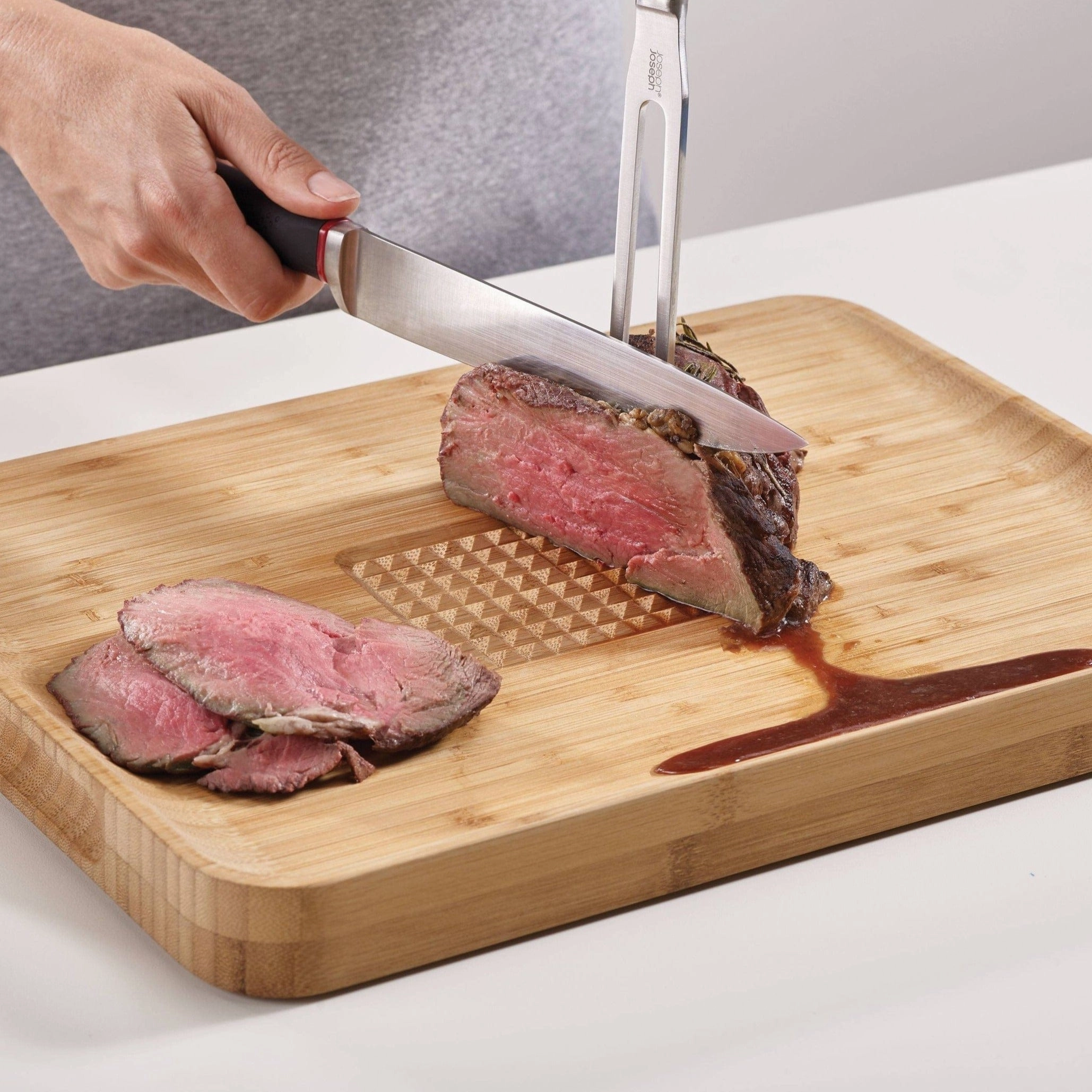 Joseph Joseph Cut&Carve Bamboo Chopping Board