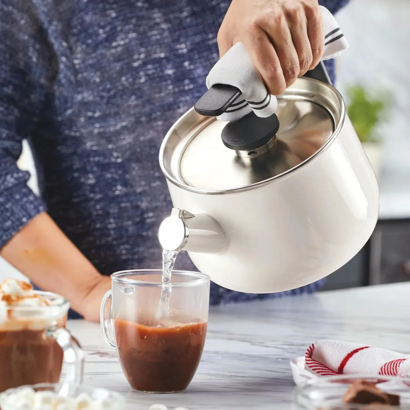 KitchenAid Enamel-On-Steel Kettle - 2Qt 49080-S