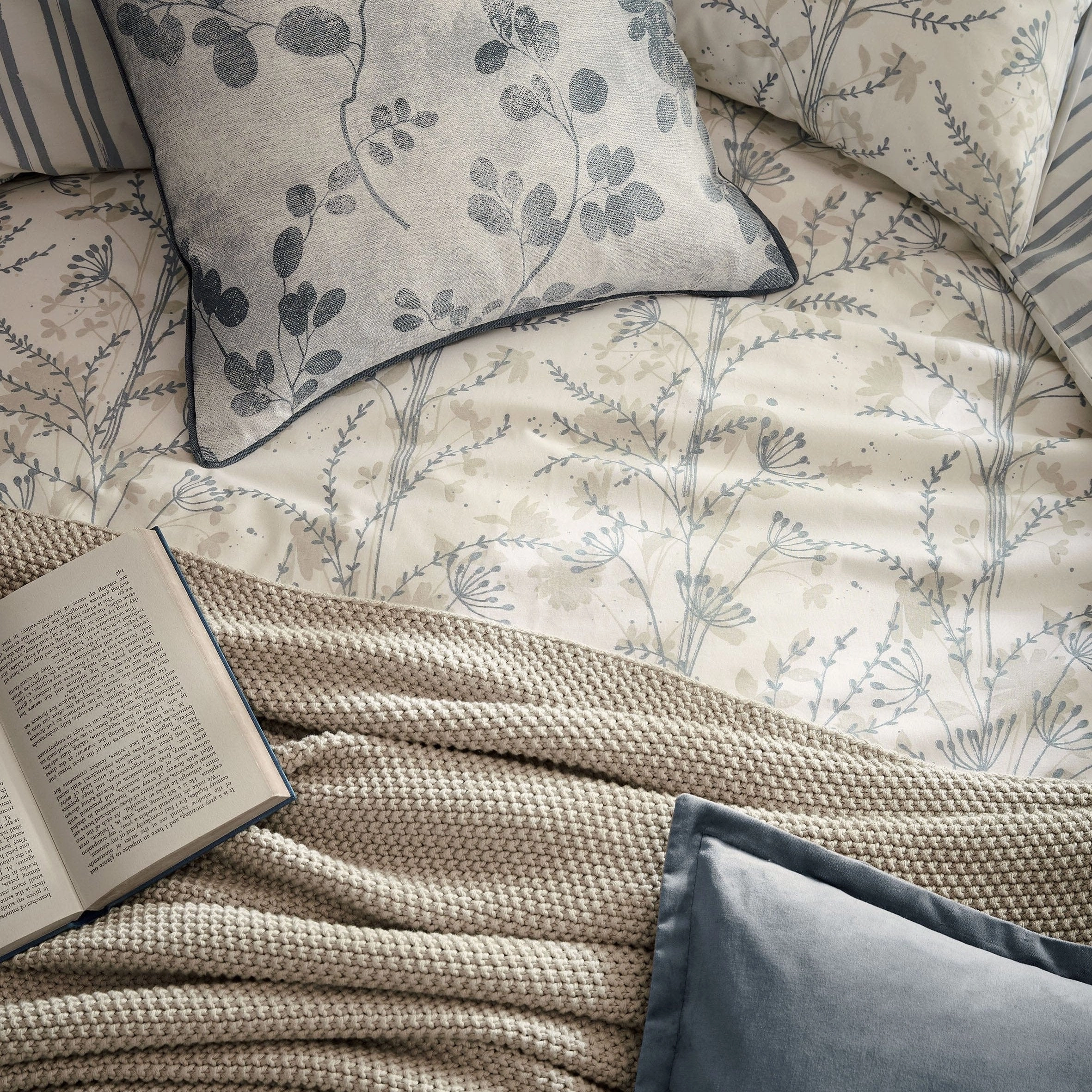 Laura Ashley Fennelton King Duvet Set In Natural