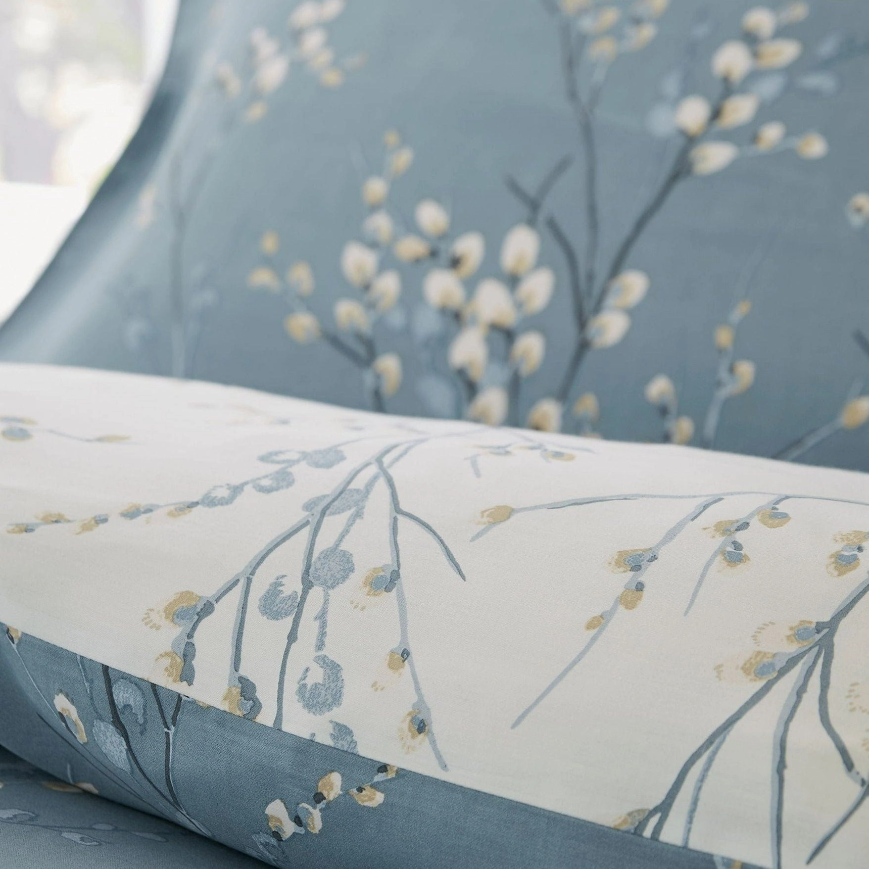Laura Ashley Pussy Willow Duvet Cover and Pillowcase Set Seaspray