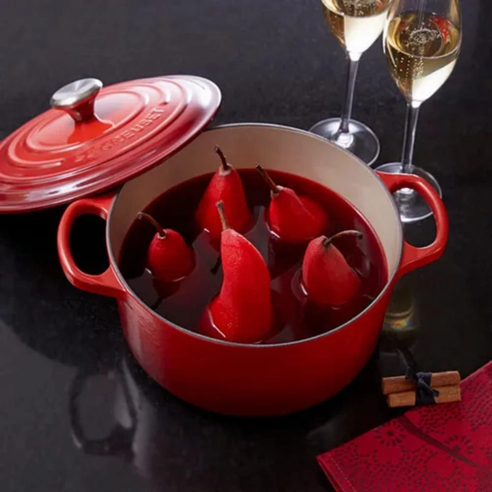Le Creuset Round Casserole 24 Cerise In Cerise