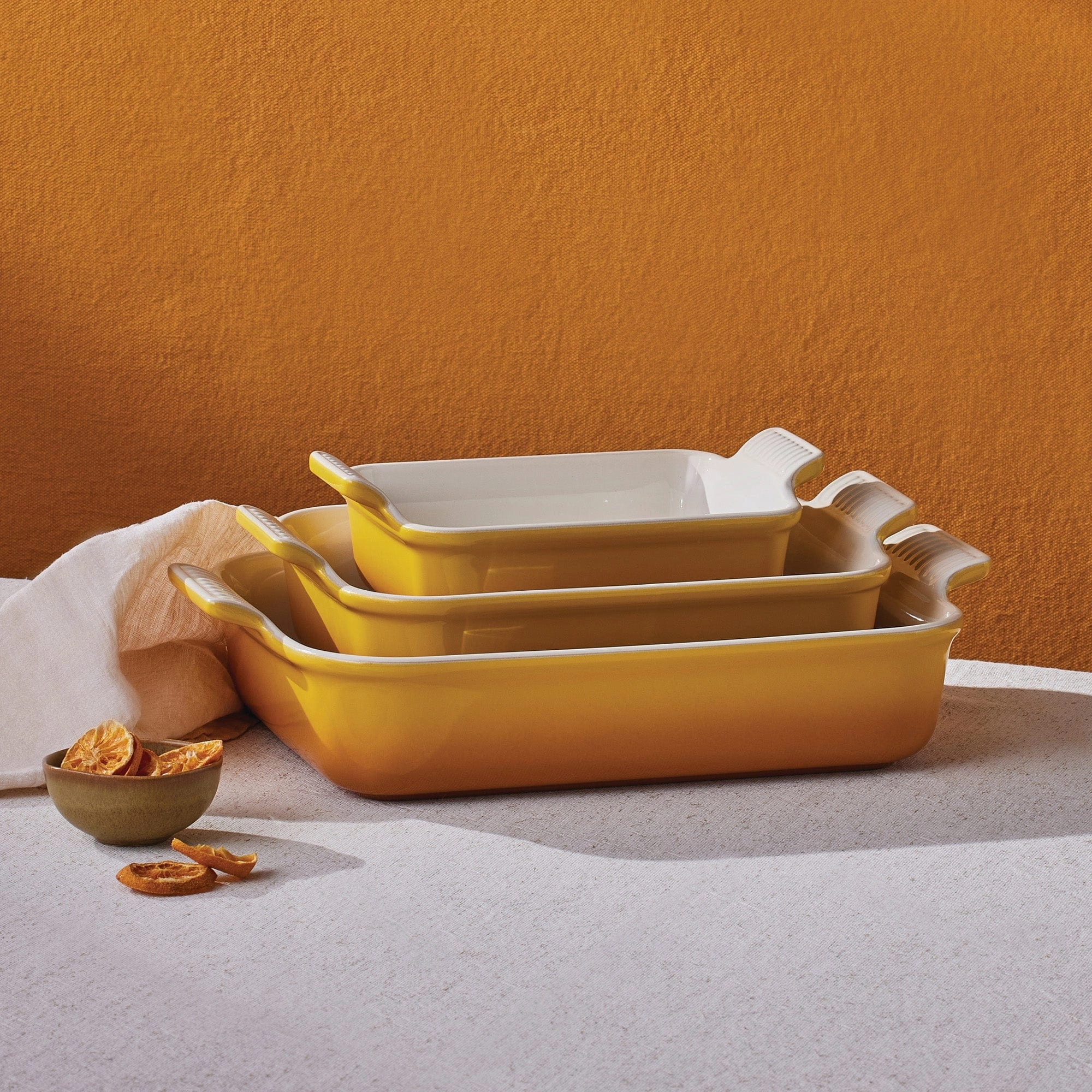 Le Creuset Stoneware Heritage Rectangular Dish 32cm in Nectar