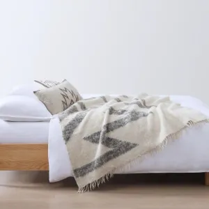 Maguey Handwoven Wool Blanket bookcase, standing shelf