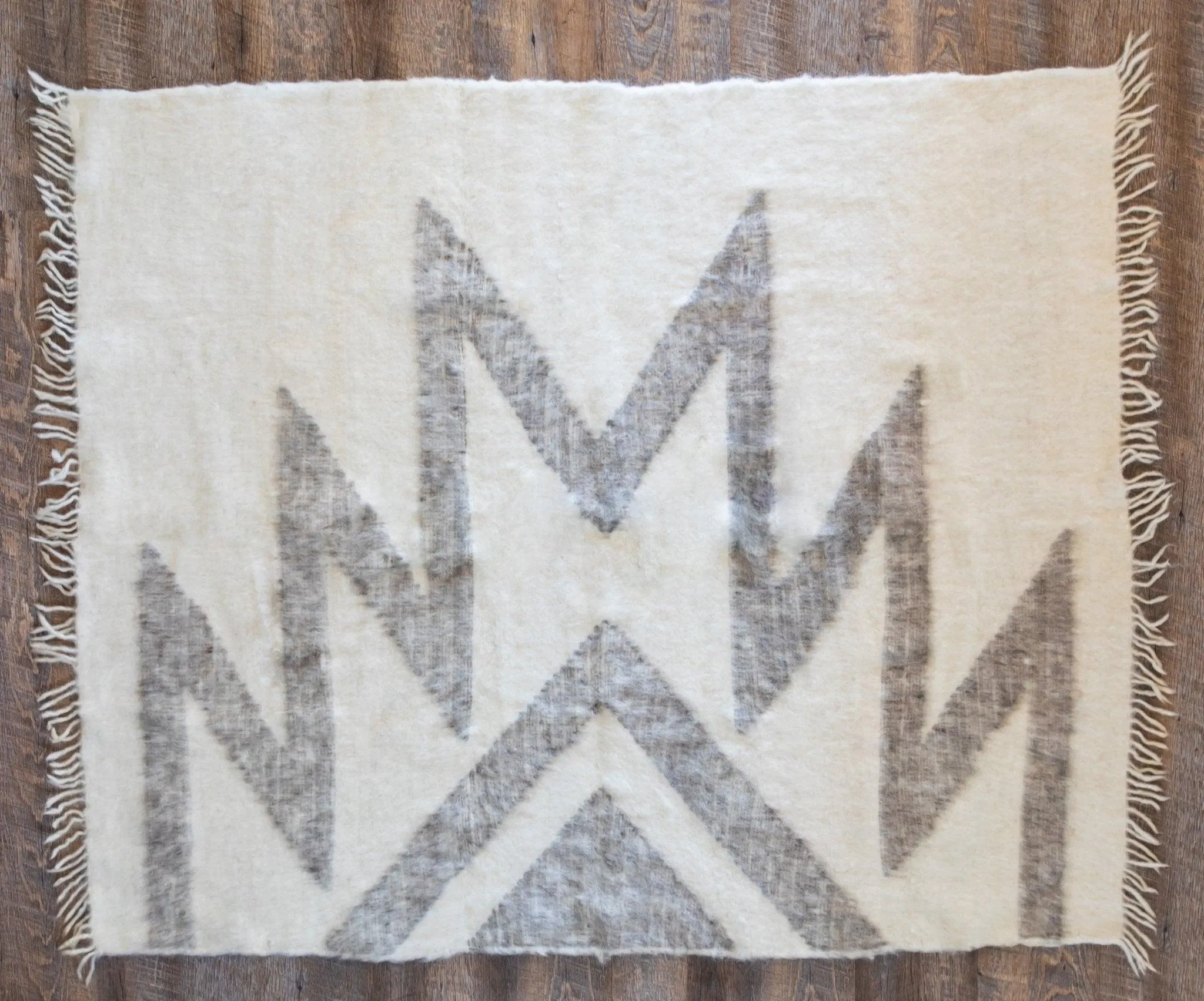 Maguey Throw Blanket bookcase, standing shelf