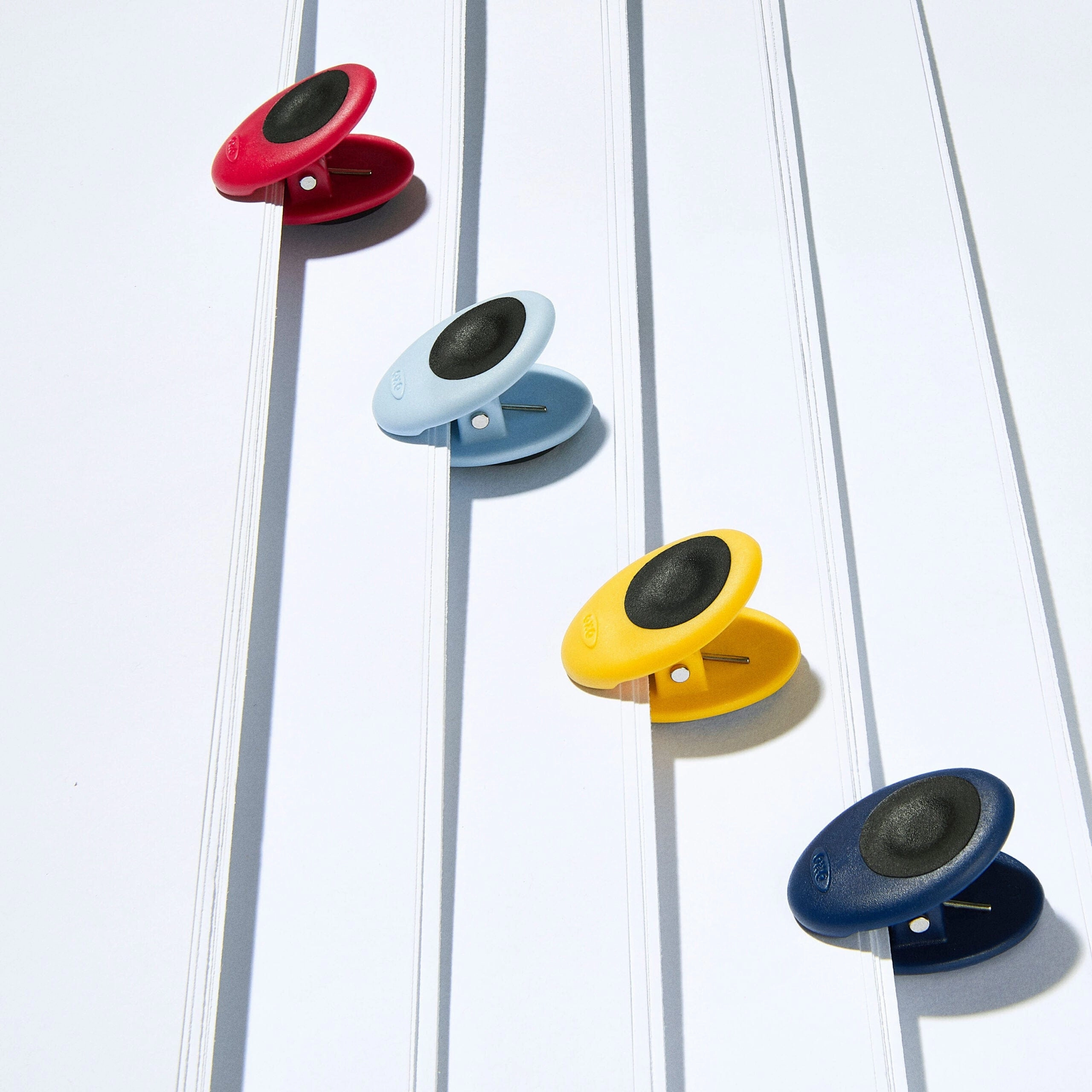 OXO Good Grip Magnetic Mini Clips 8Pack in Assorted colours