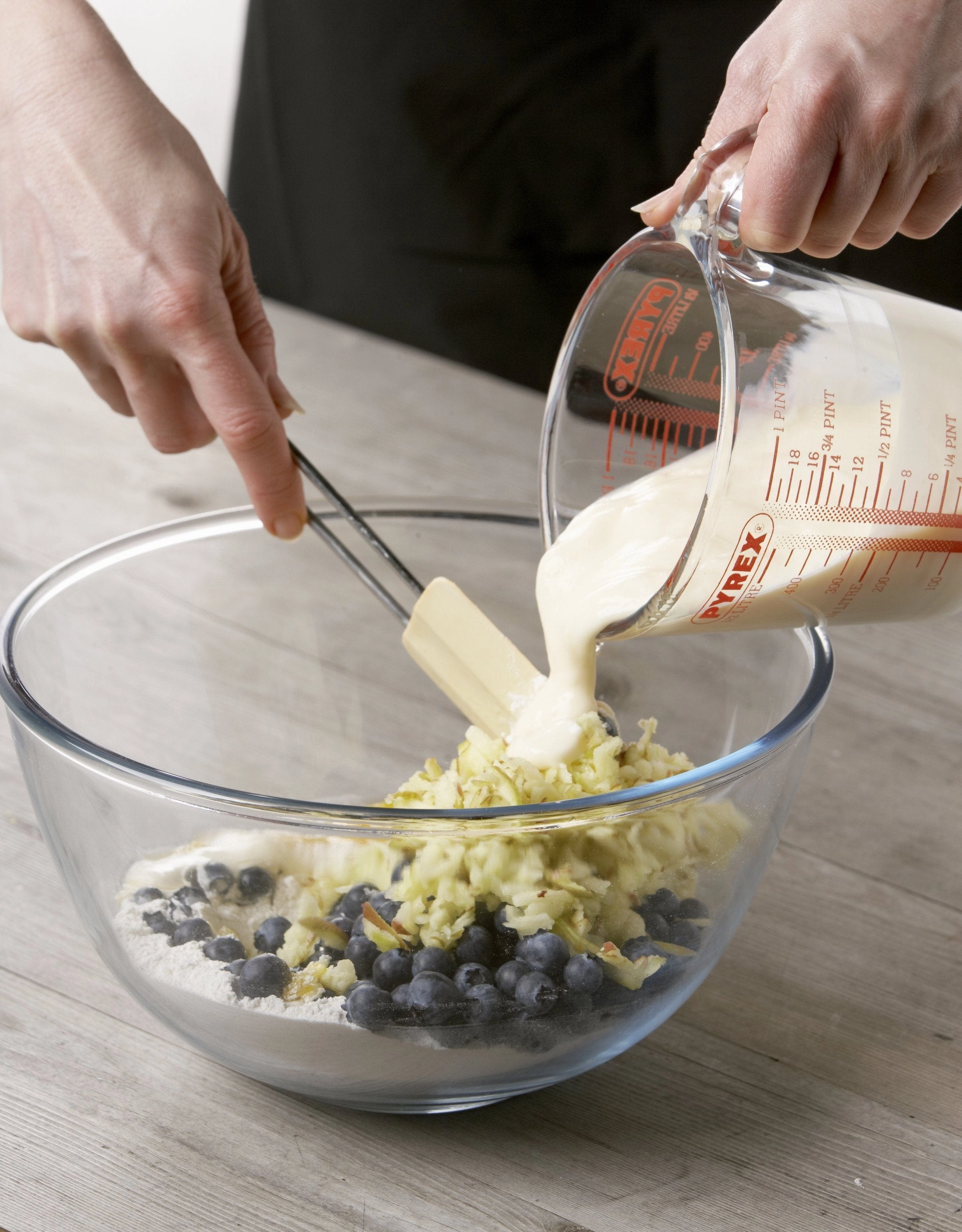 Pyrex Glass Measuring Jug
